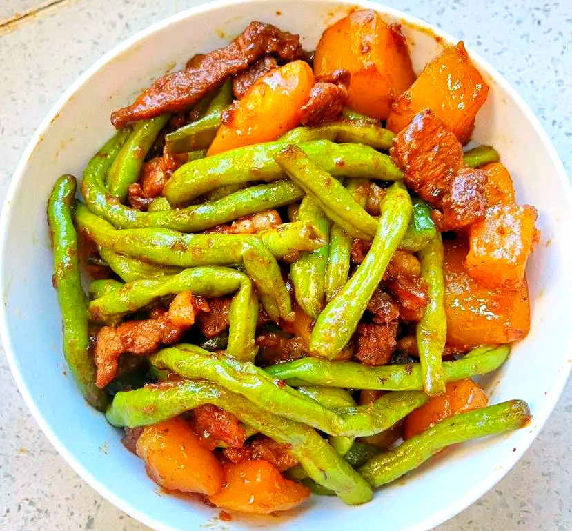 家常豆角炖肉的做法(家常豆角炖肉的做法窍门)