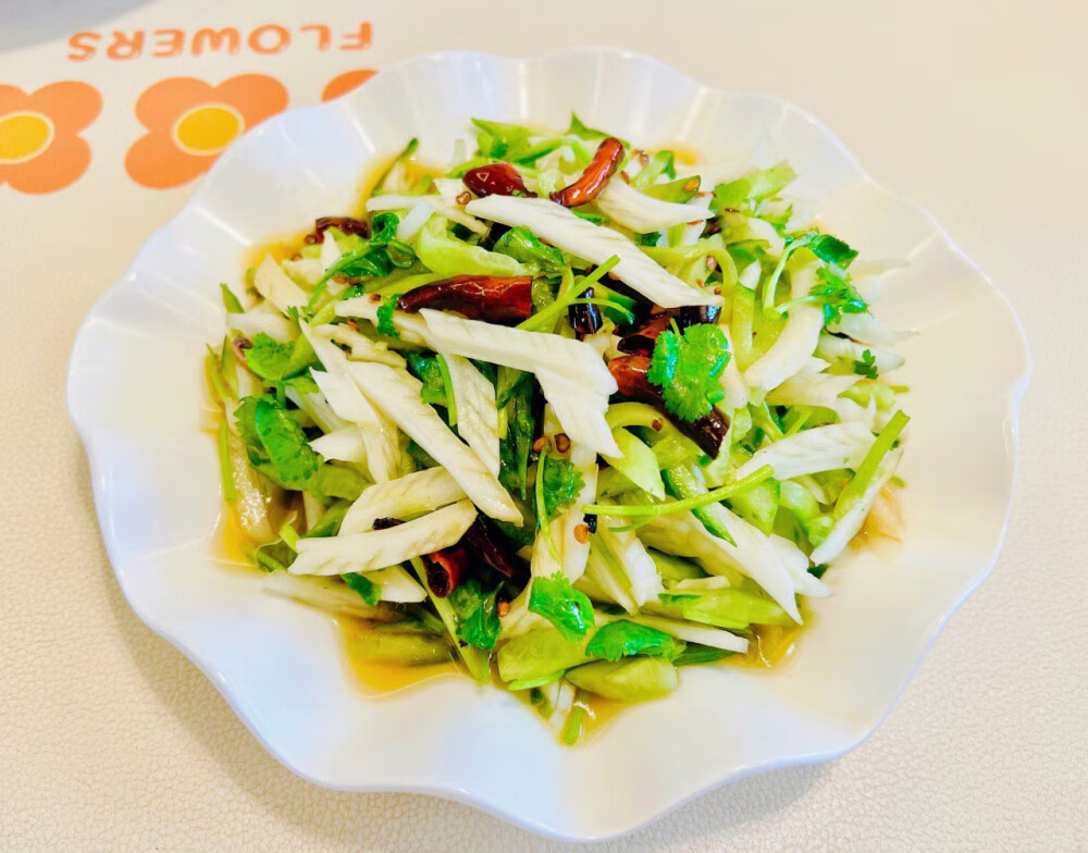 白菜青椒拌凉菜(白菜青椒怎么炒好吃)