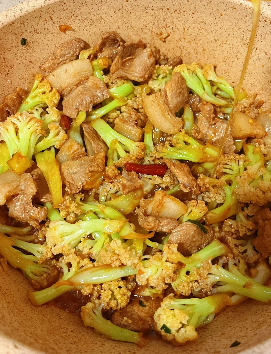 花菜家常(花菜家常炒菜怎么做,哪种做法最下饭不油腻?)