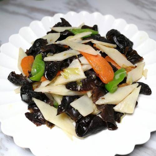 适合秋季吃的素菜家常菜(秋季素食菜谱家常菜)