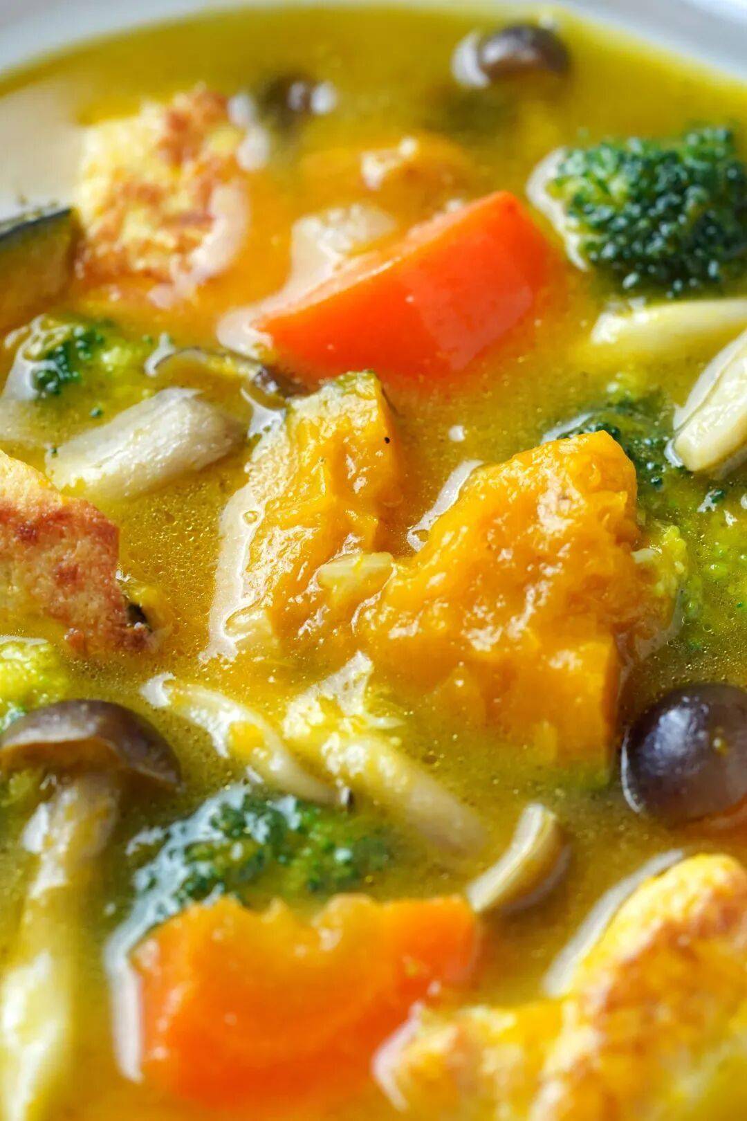 婴儿素菜高汤怎么做(如何给宝宝蔬菜汤怎么做好吃)