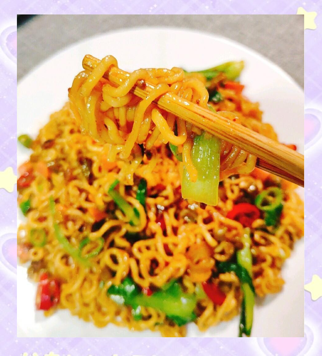 家常炒方便面的做法(炒方便面怎么做好吃视频)