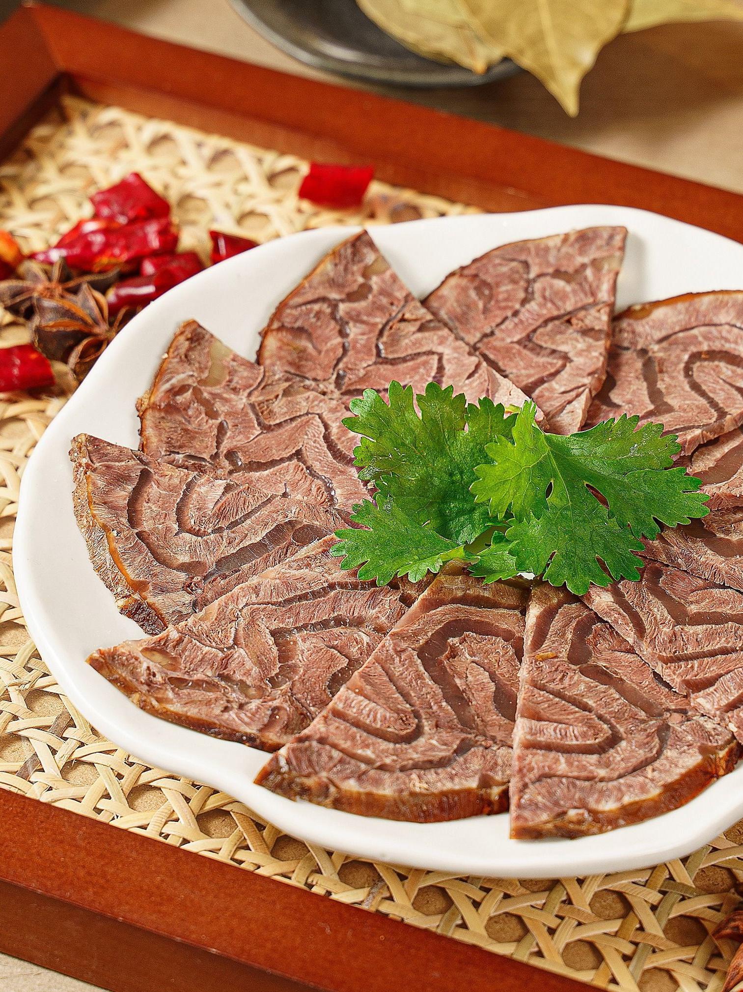 草包牛肉特色(草包牛肉特色是什么)