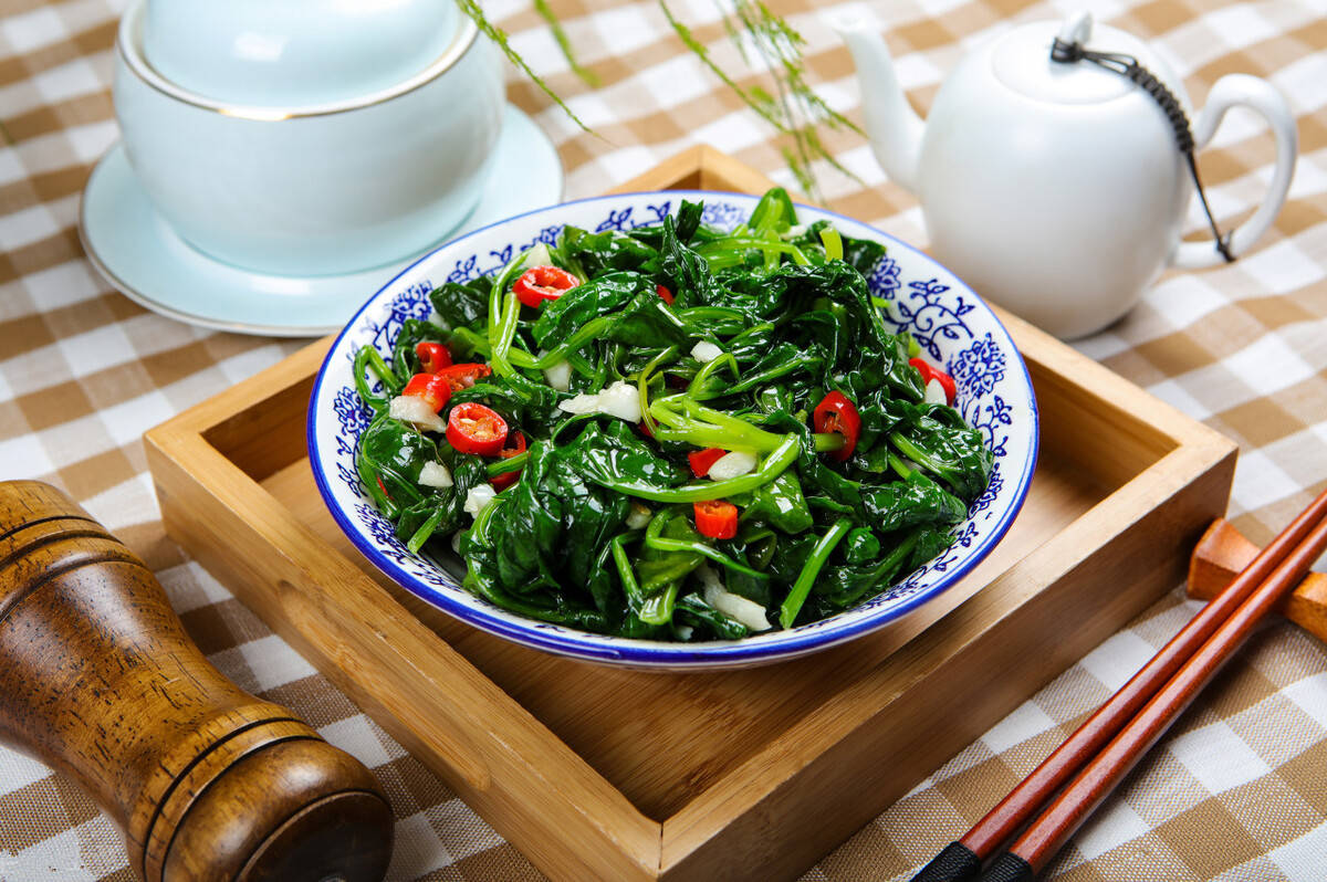 菠菜做凉菜(菠菜凉菜做法大全家常窍门)