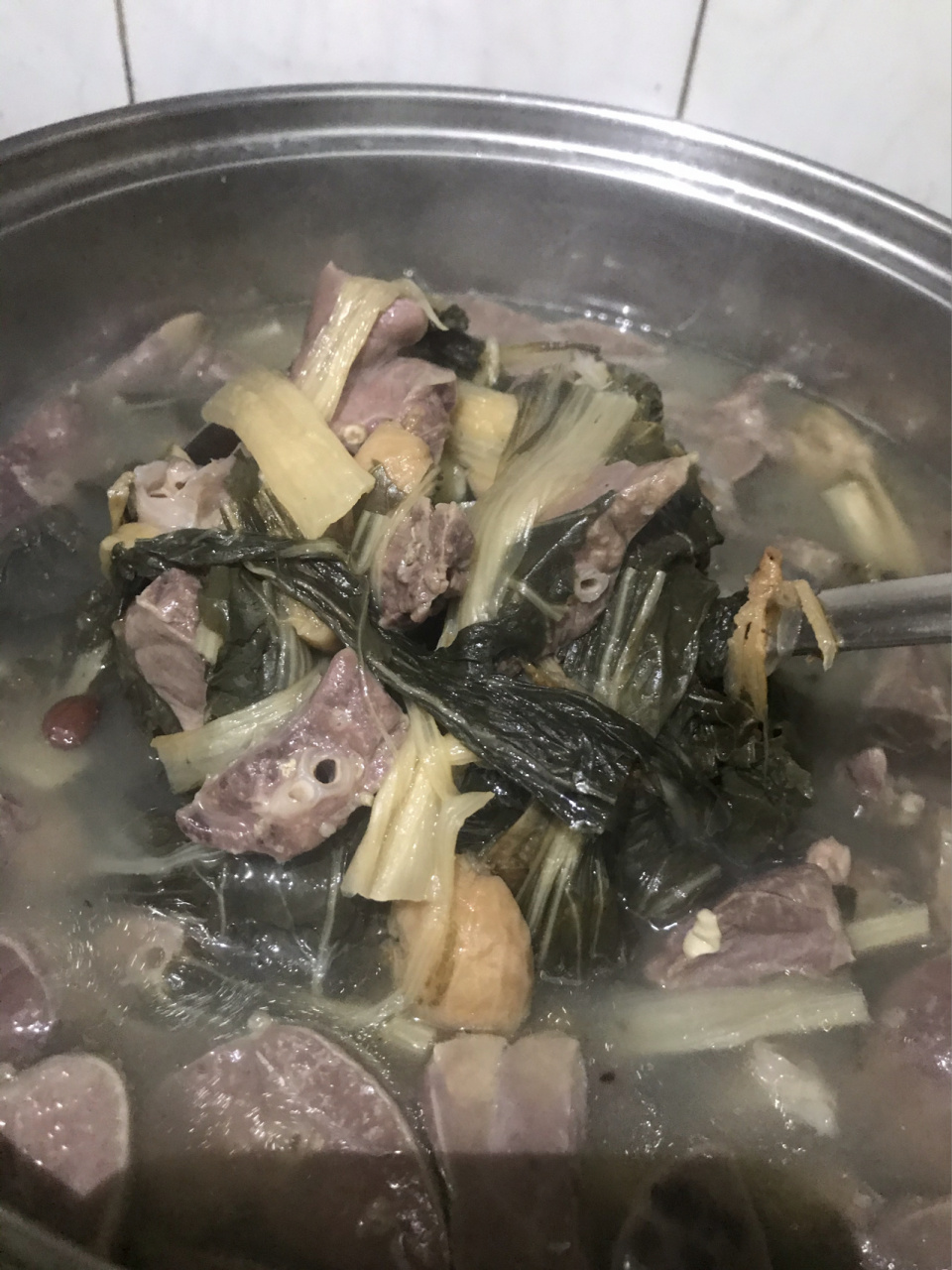 猪肺菜干汤的做法家常(猪肺汤菜干汤)