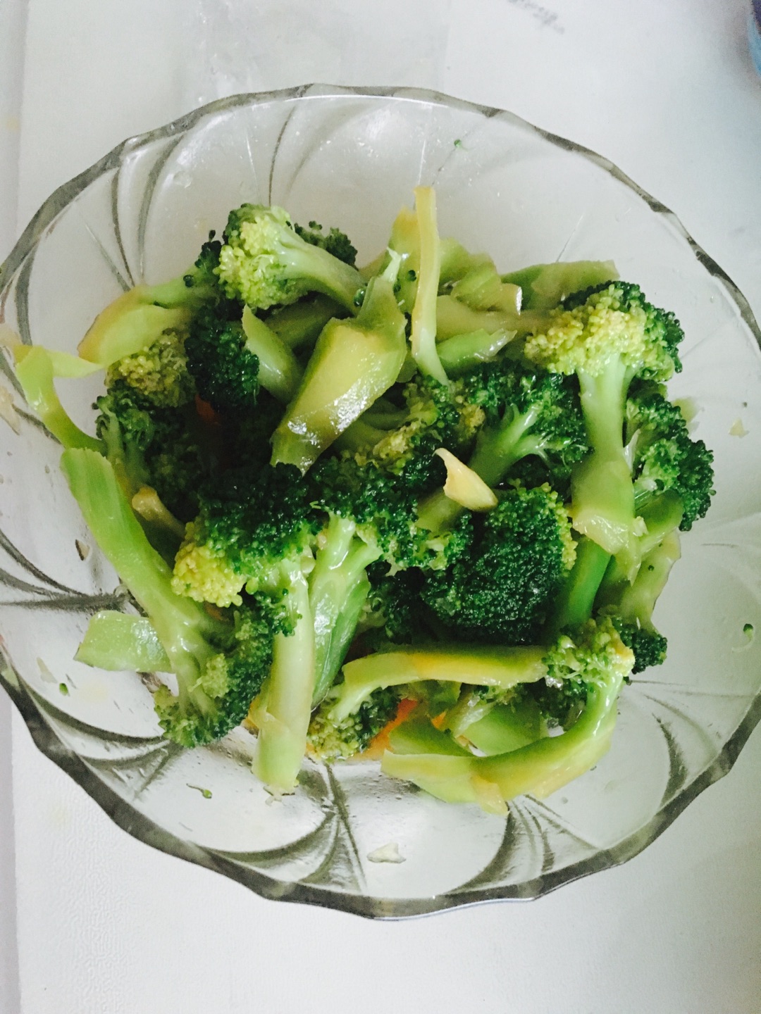 西兰花凉菜拼盘(西兰花凉菜拼盘做法)