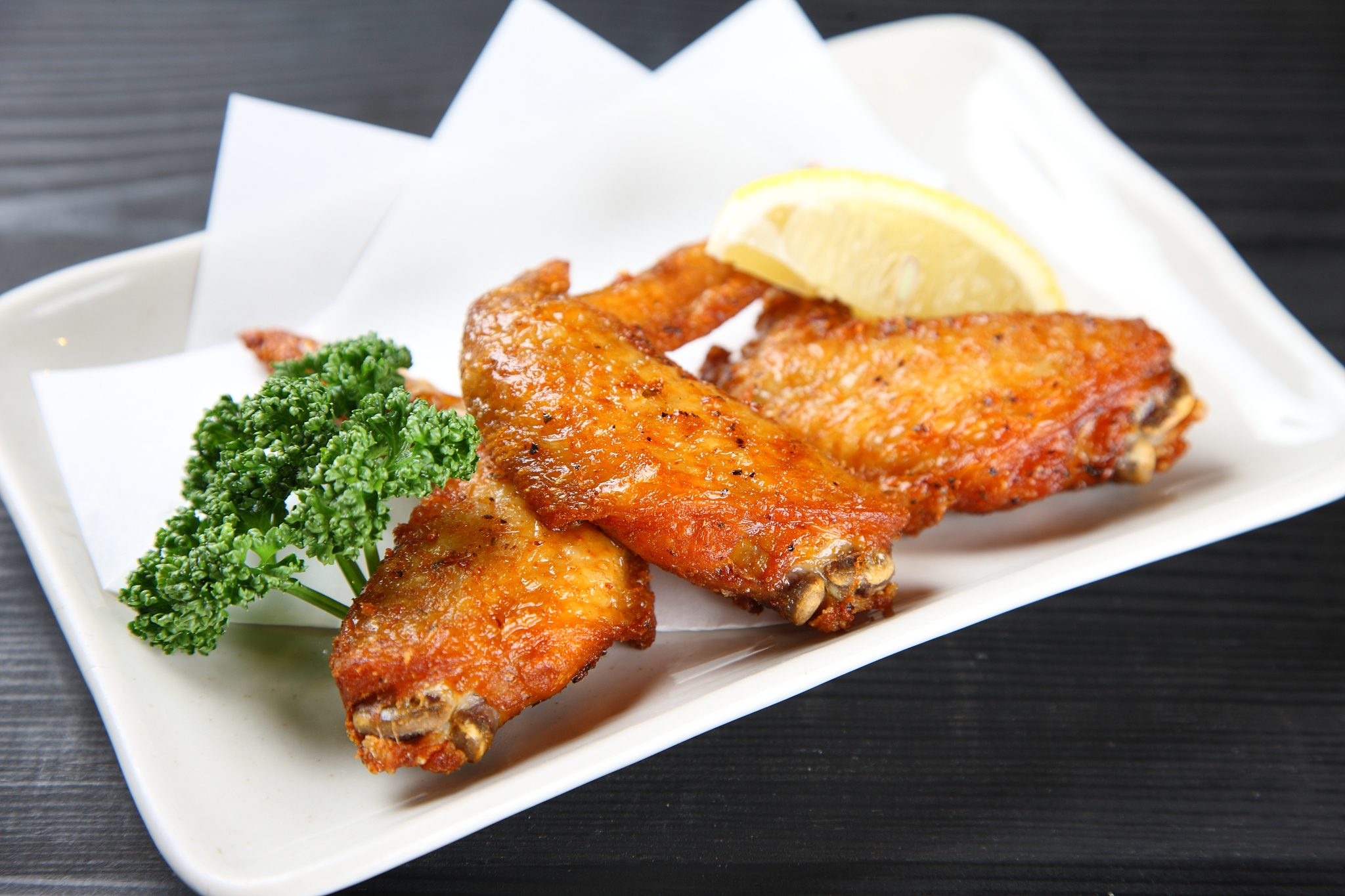 烤鸡翅可以放什么素菜(烤鸡翅可以放什么素菜好吃)