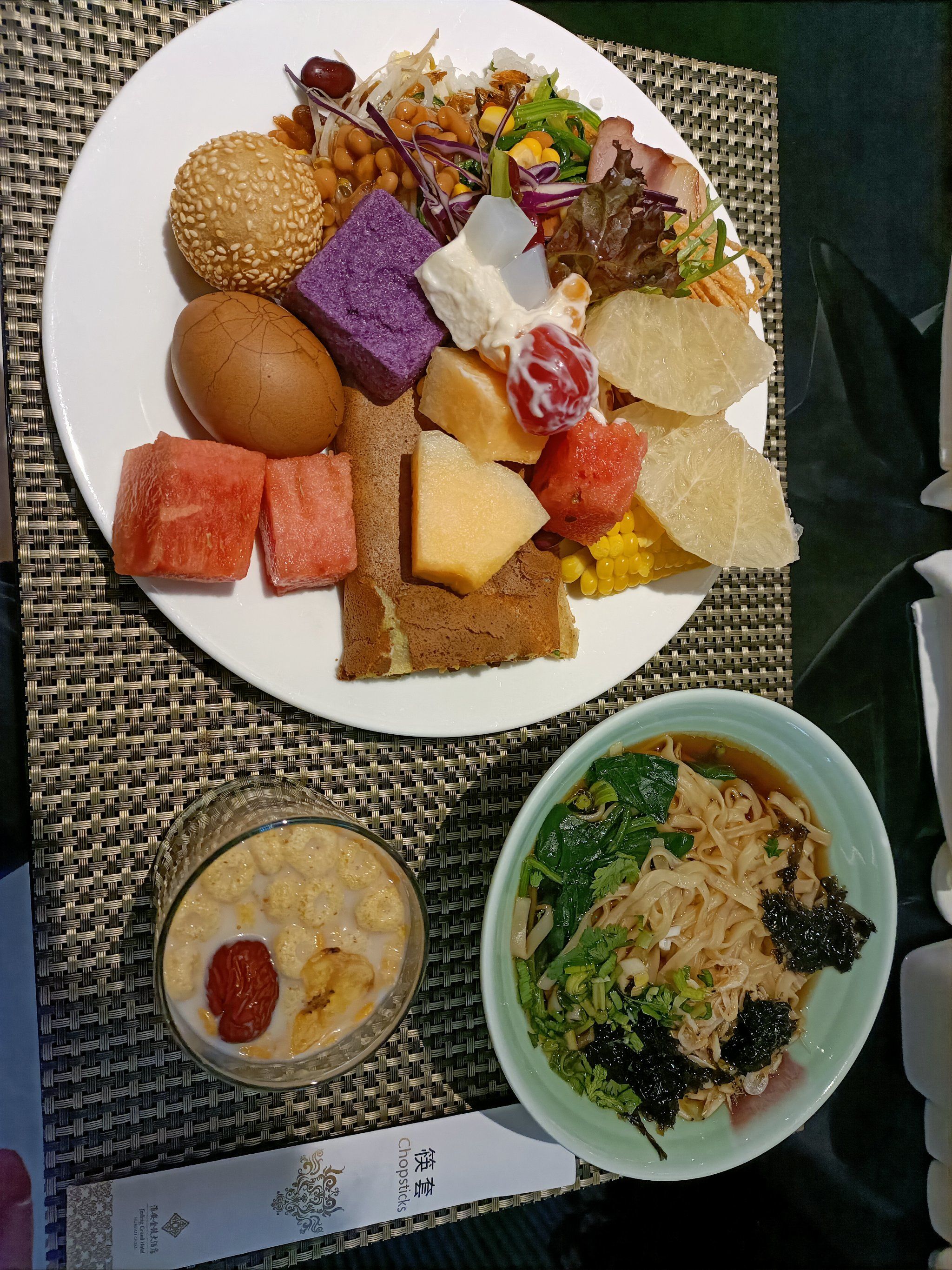 自助餐厅早餐(自助餐厅早餐食品台摆放顺序图)