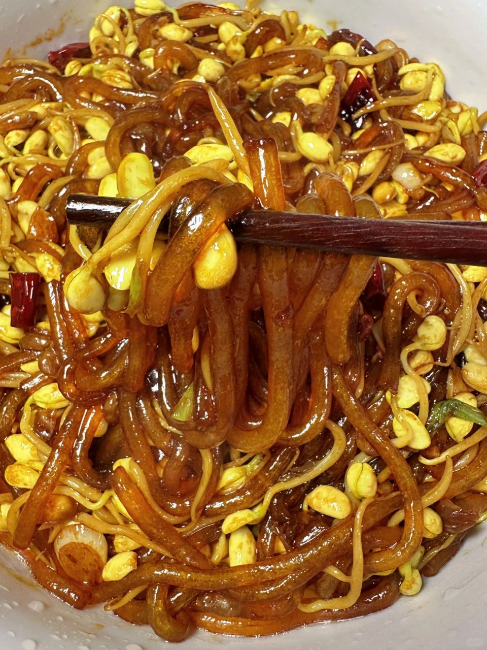 豆芽炒米粉的家常做法(豆芽炒米粉图片)