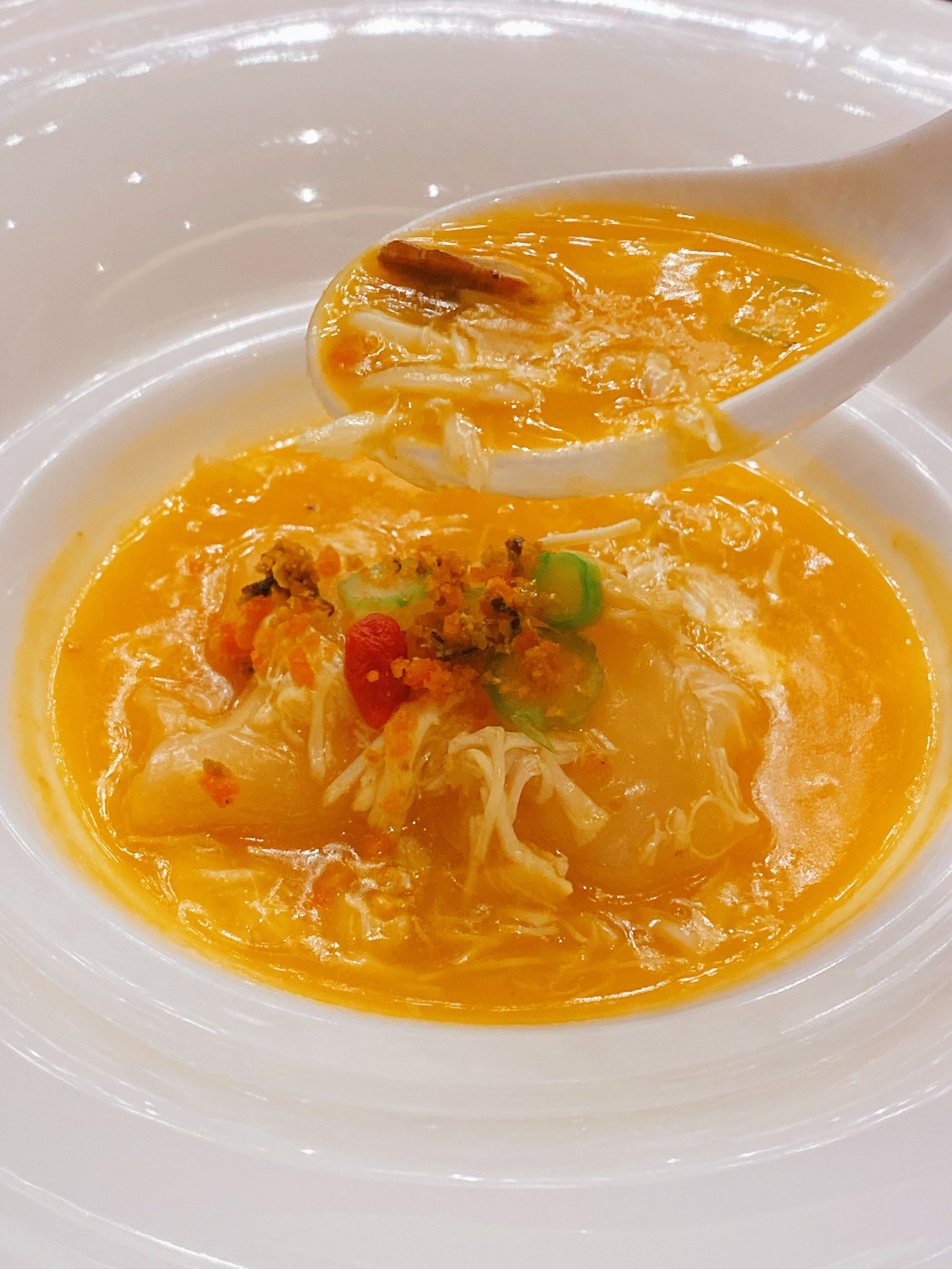 福州特色猪皮酸辣汤(酸辣猪皮汤的做法闽菜)