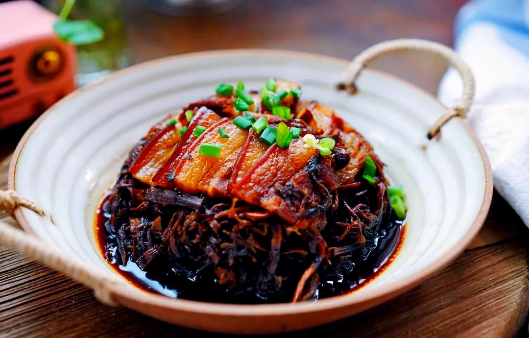 白菜扣肉的家常做法(扣白菜怎么做)