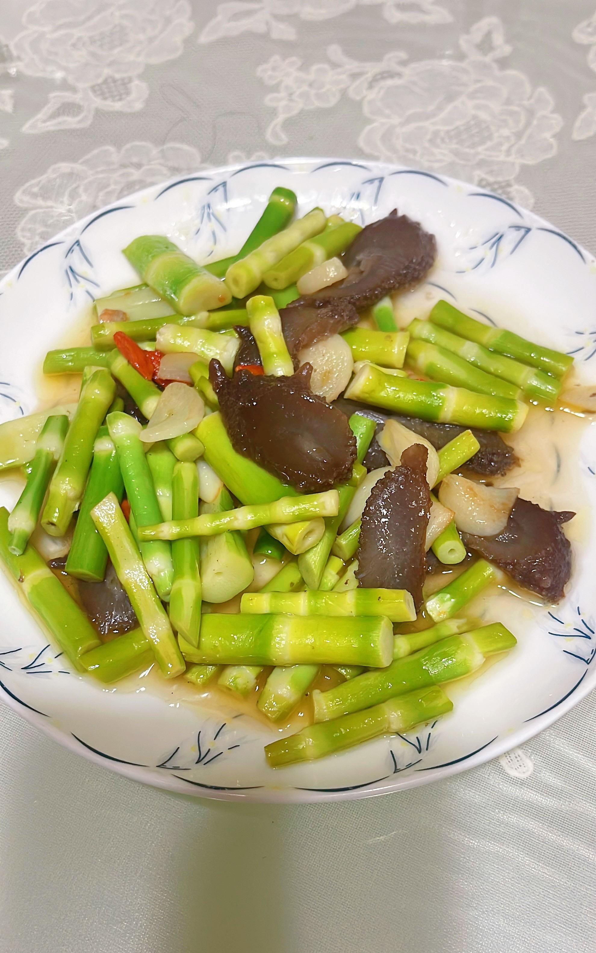 早餐面包配酸奶(早餐面包配酸奶会胖吗)