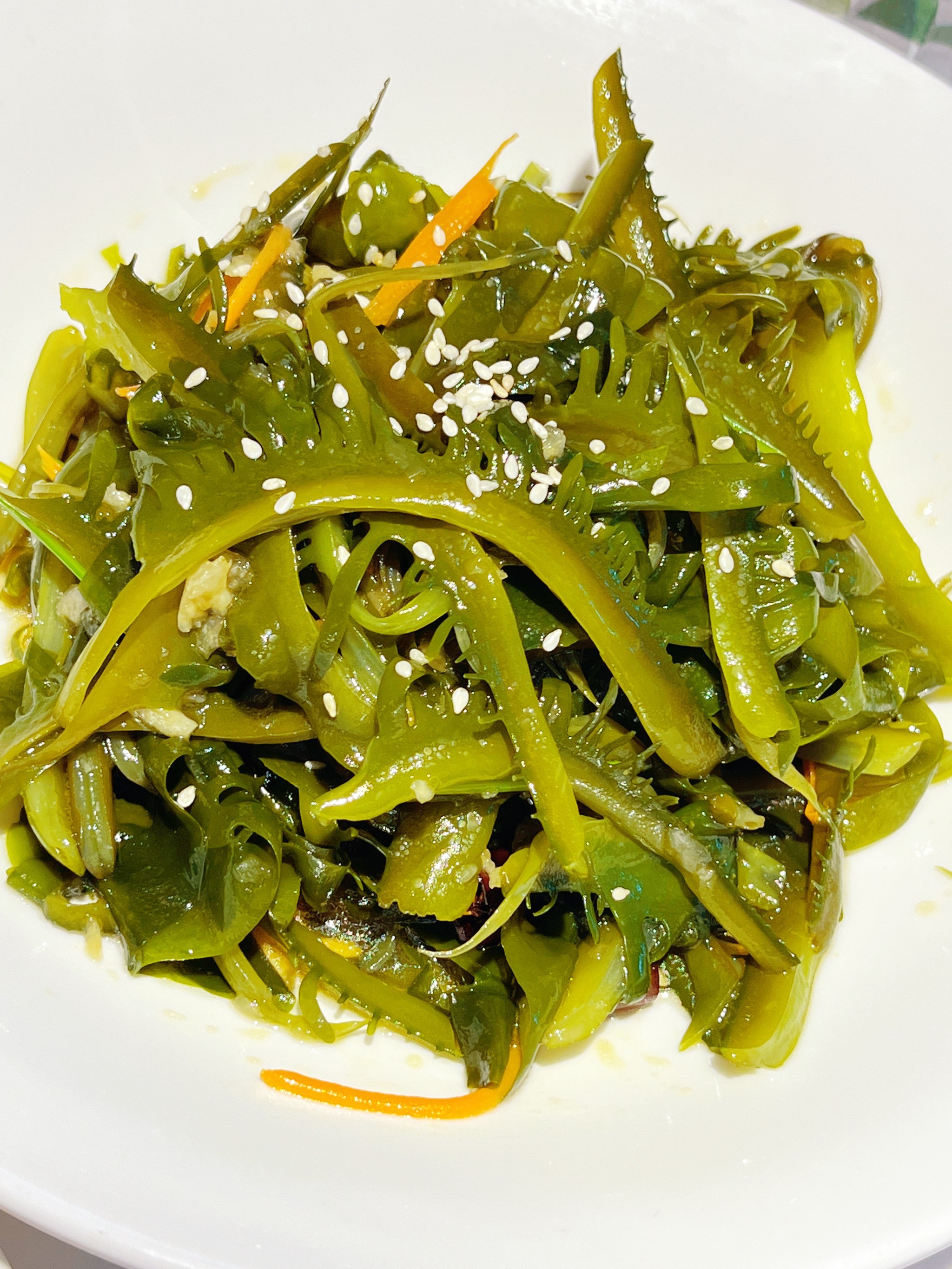 荨麻疹可以吃凉菜吗(荨麻疹可以吃凉东西吗)