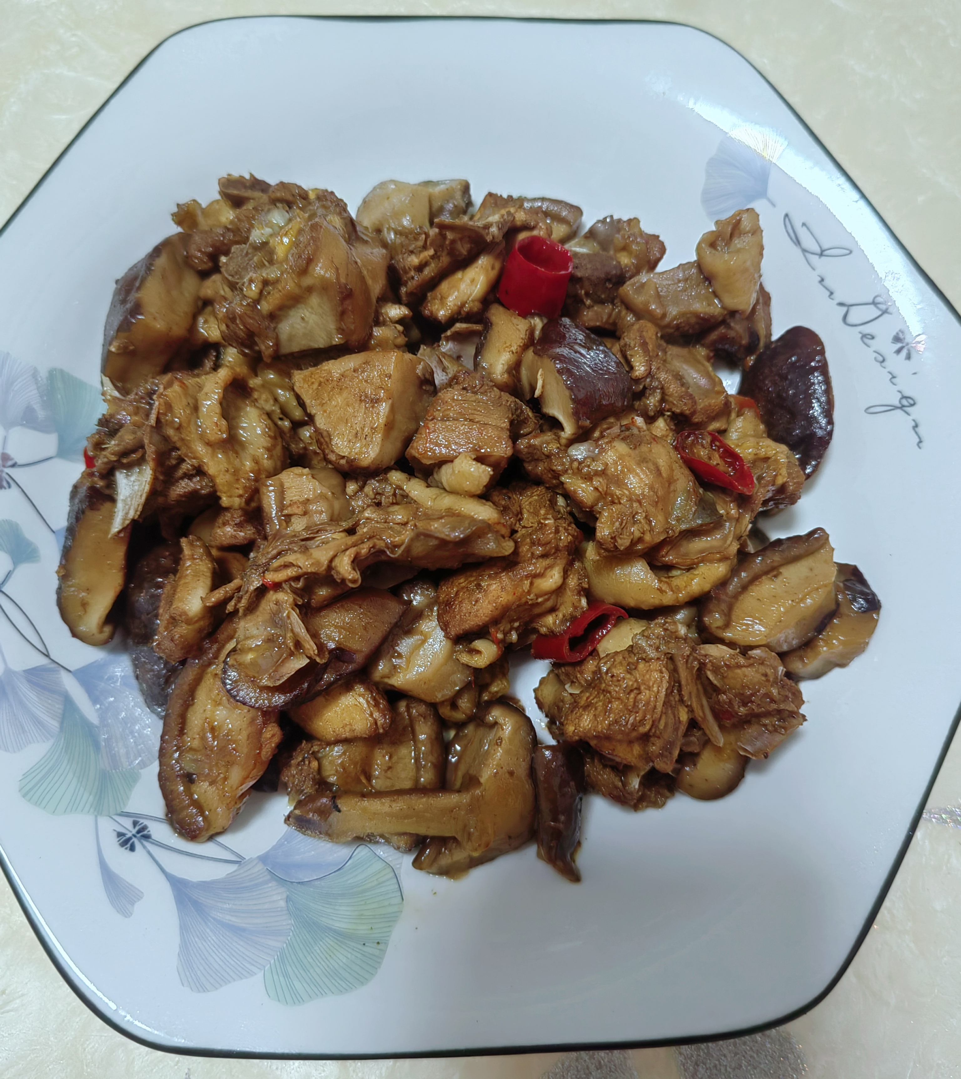 鸡肉炖什么素菜好吃(鸡肉炖什么素菜好吃又营养)