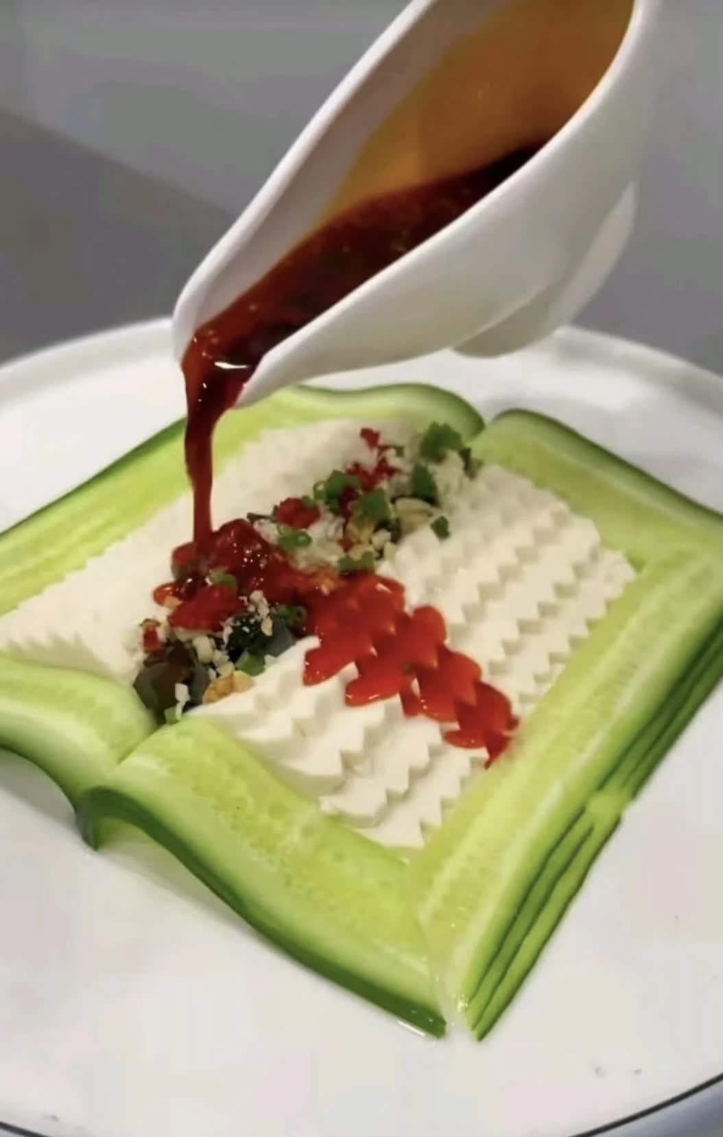 凉菜手工雕刻(凉菜手工雕刻图片)