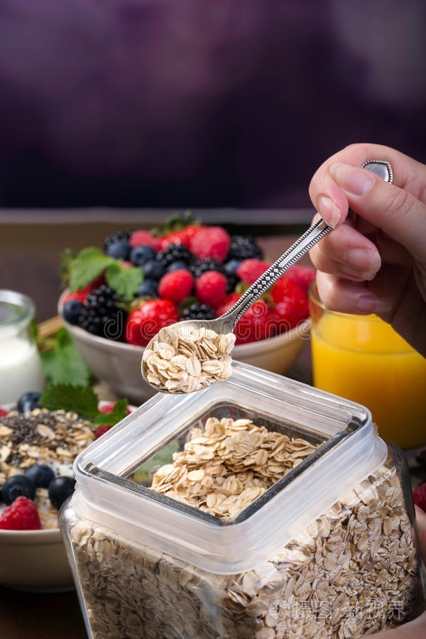 蓝莓早餐麦片(蓝莓麦片粥) 蓝莓早餐麦片(蓝莓麦片粥)