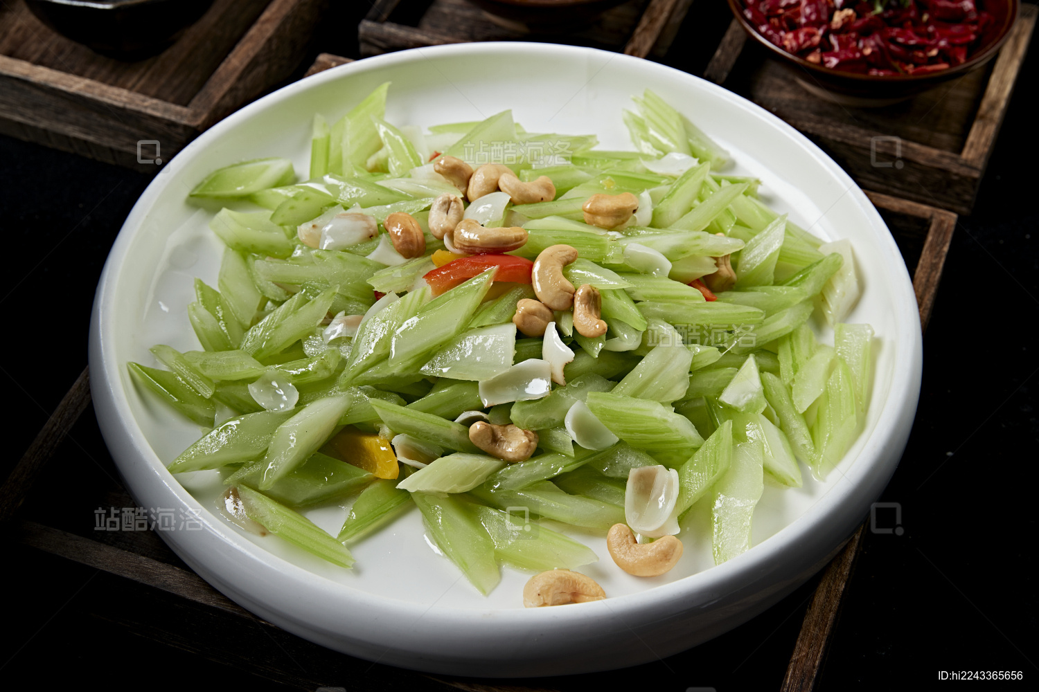 腰果西芹的家常做法(腰果西芹怎么炒好吃)