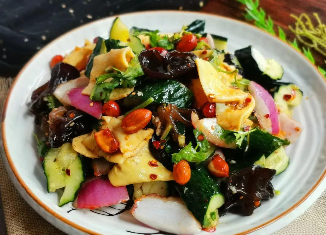 洋葱黄瓜柿子拌凉菜(洋葱黄瓜柿子拌凉菜怎么做)