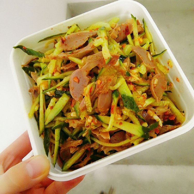 洋葱黄瓜柿子拌凉菜(洋葱黄瓜柿子拌凉菜怎么做)