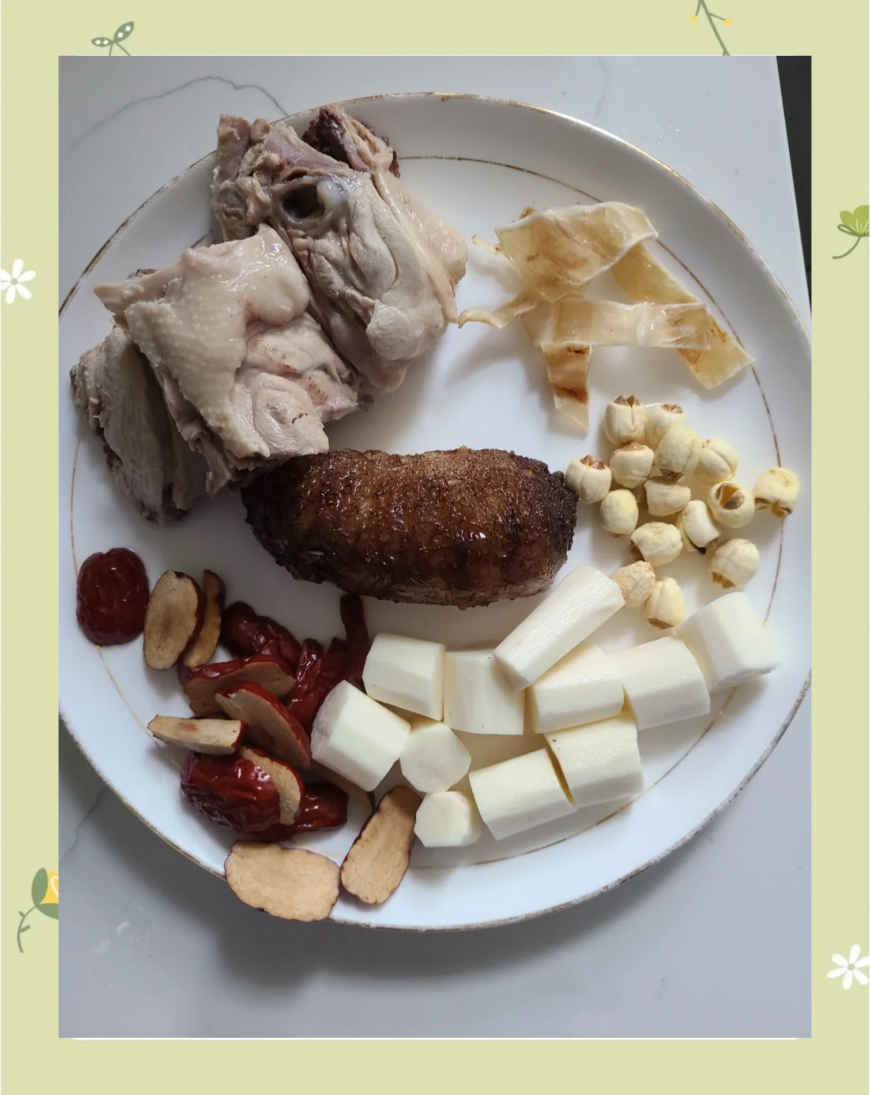 海参花胶的家常做法(海参炖花胶怎么炖不腥)