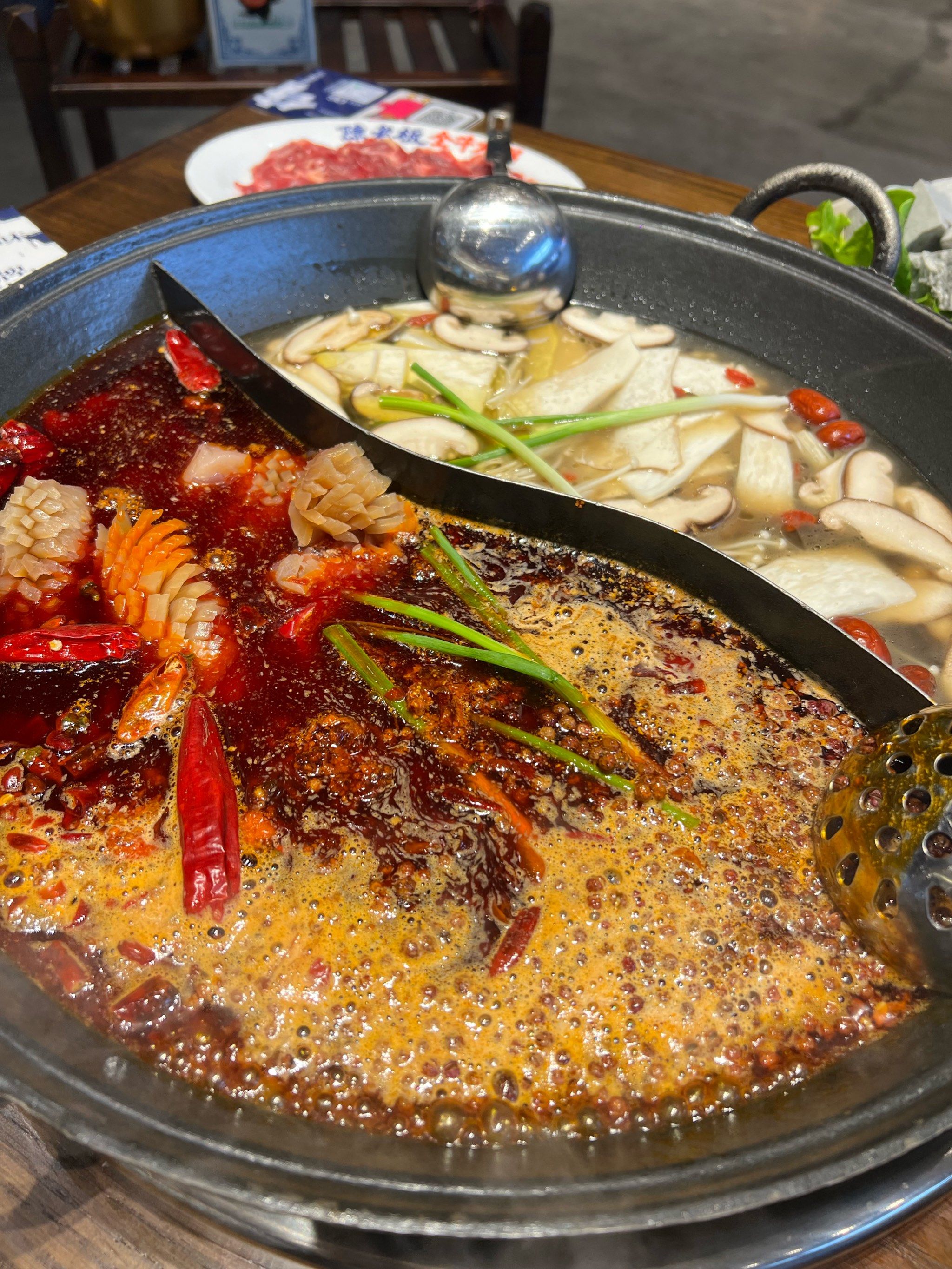 成都有什么特色的火锅(成都有什么特色的火锅好吃)