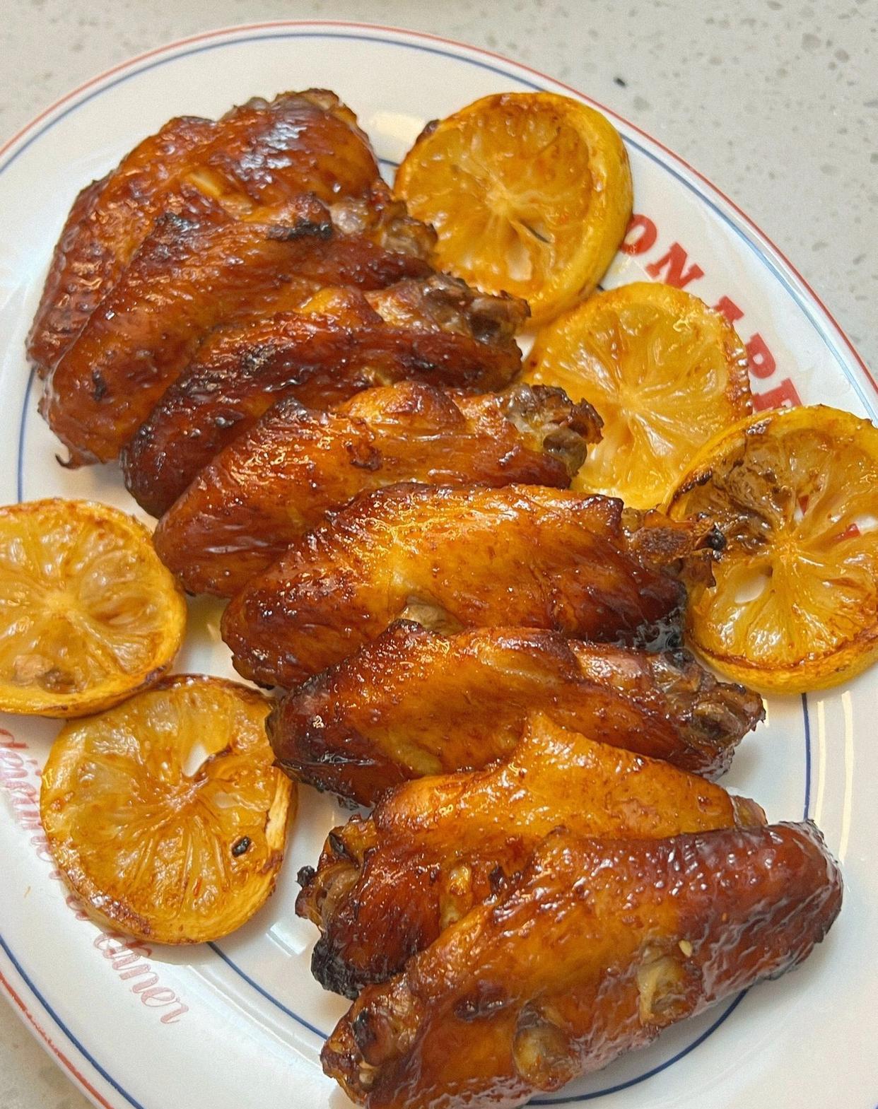 蜜汁鸡翅家常做法大全(蜜汁鸡翅家常做法大全图片)