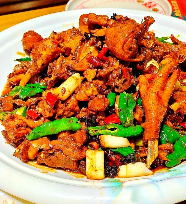 特色红烧酱汁炒鸡(特色红烧酱汁炒鸡怎么做)