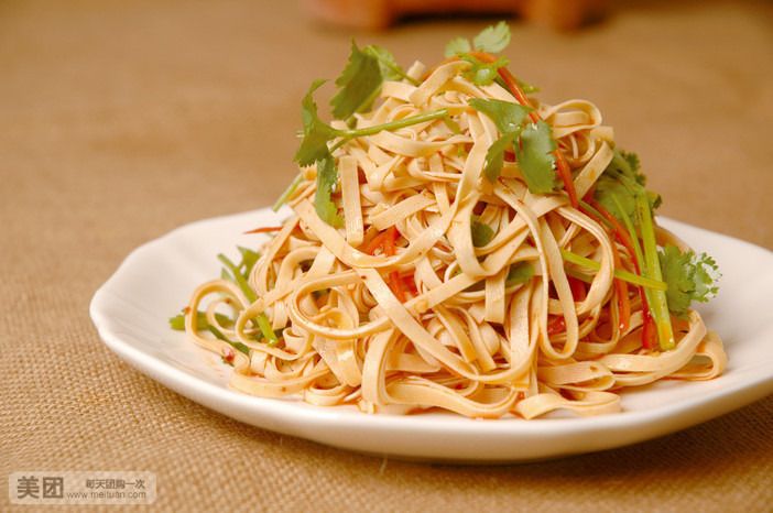 凉菜千张(千张凉拌最好吃的做法又简单) 凉菜千张(千张凉拌最好吃的做法又简单)