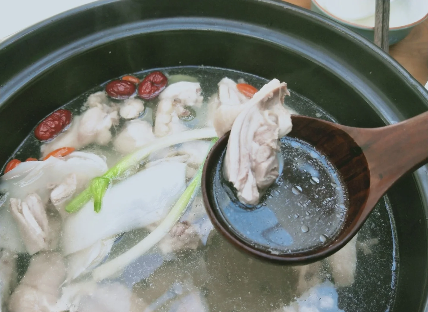 海南特色火锅教学(海南吃火锅吃什么蘸料)