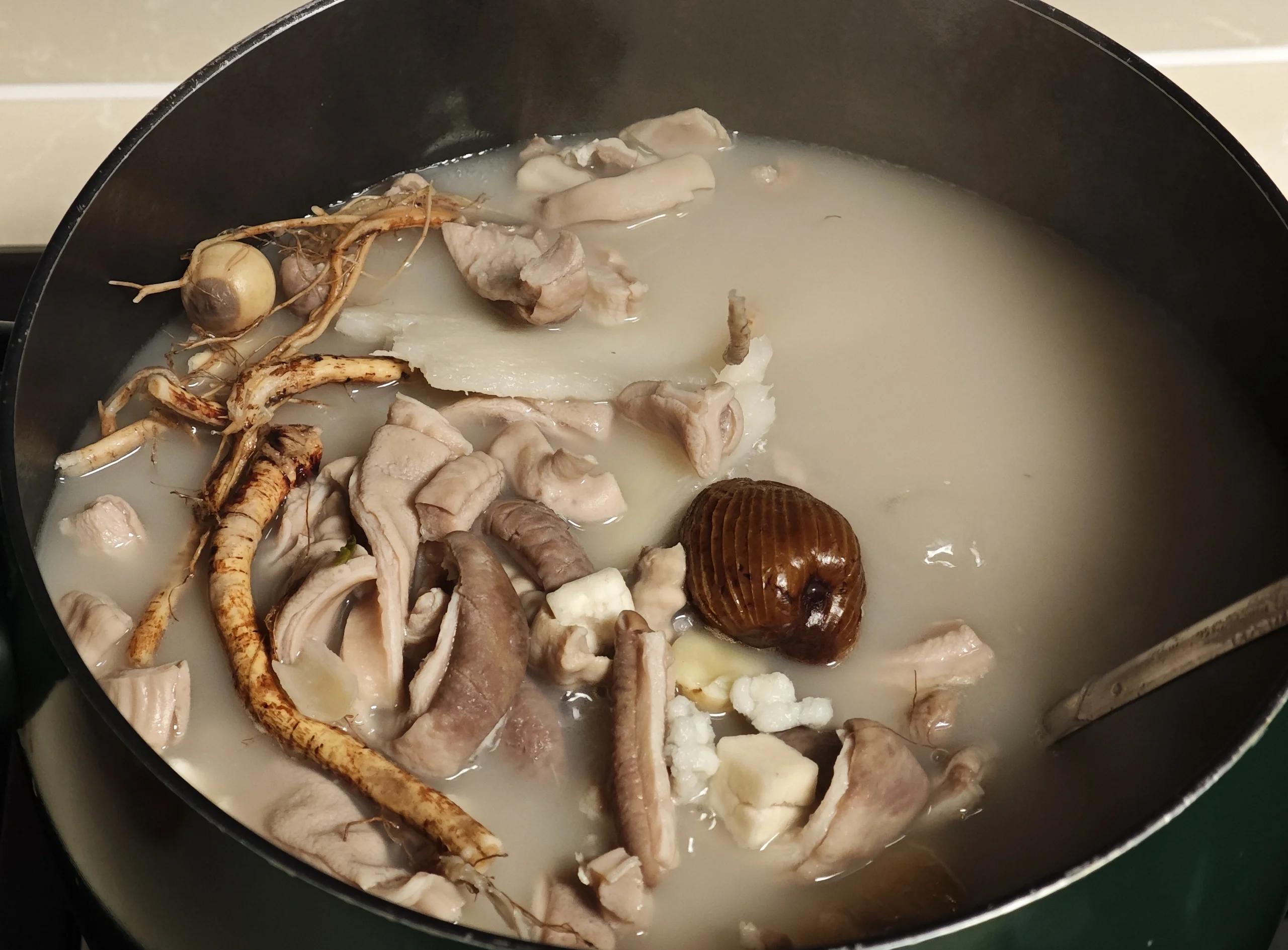 早餐猪肚肠汤(早餐猪肚肠汤怎么做)