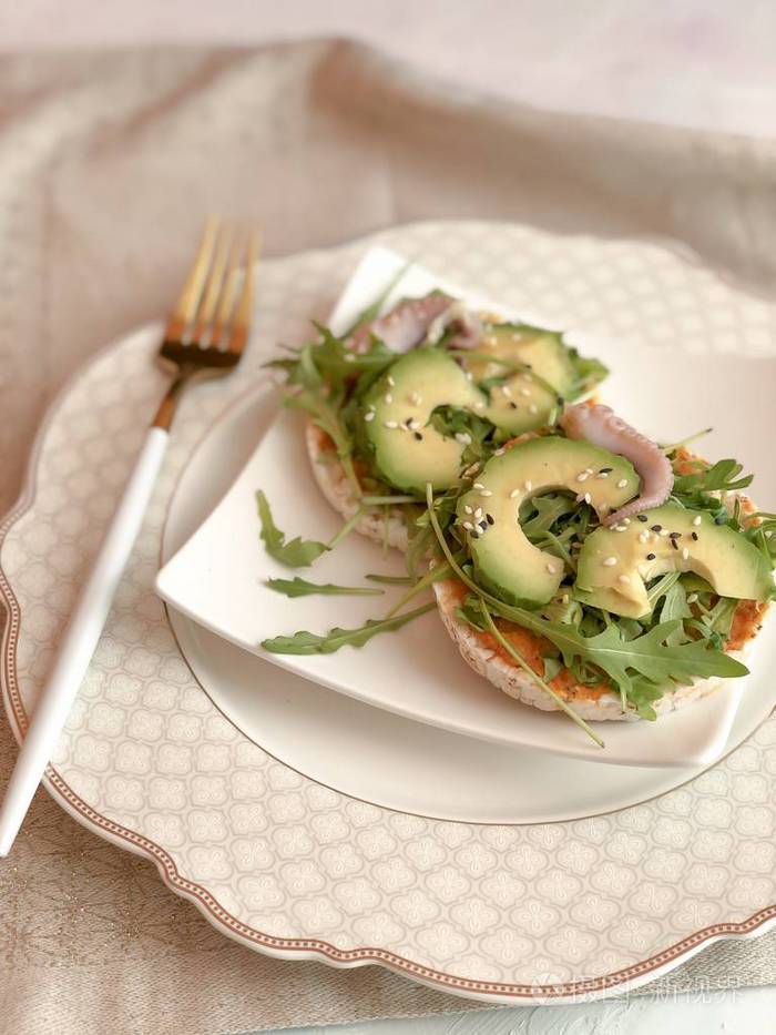 素菜饼干在家怎么做好吃(素菜馅饼做法大全家常窍门)