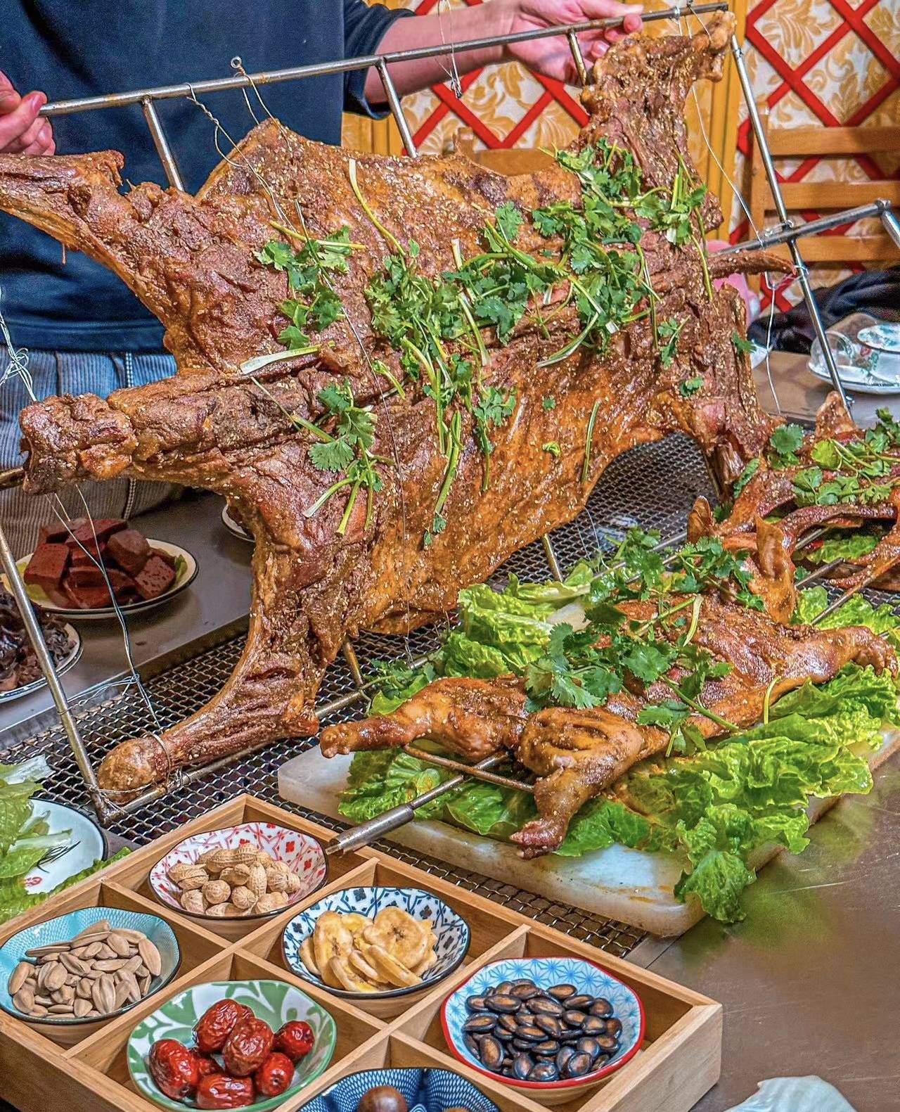 蒙古特色美食有哪些(蒙古特色美食有哪些图片)