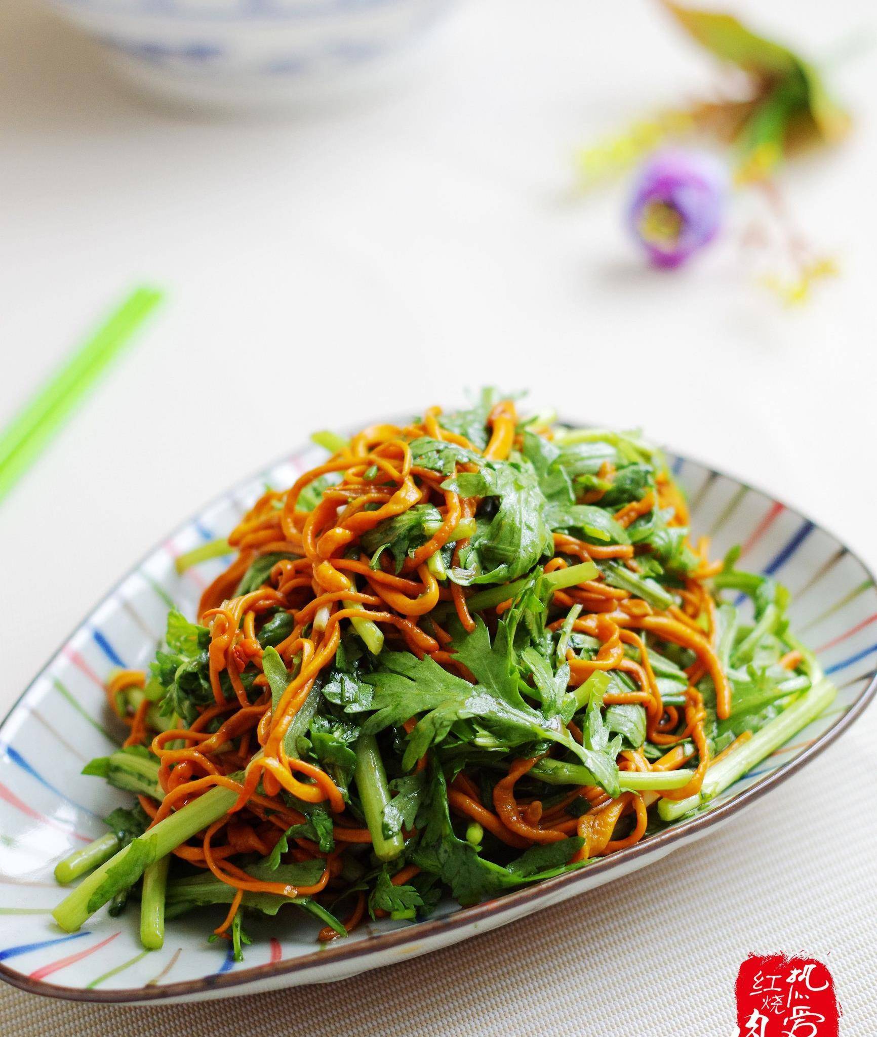 虫草花拌凉菜(虫草花拌凉菜是凉水泡还是热水泡)