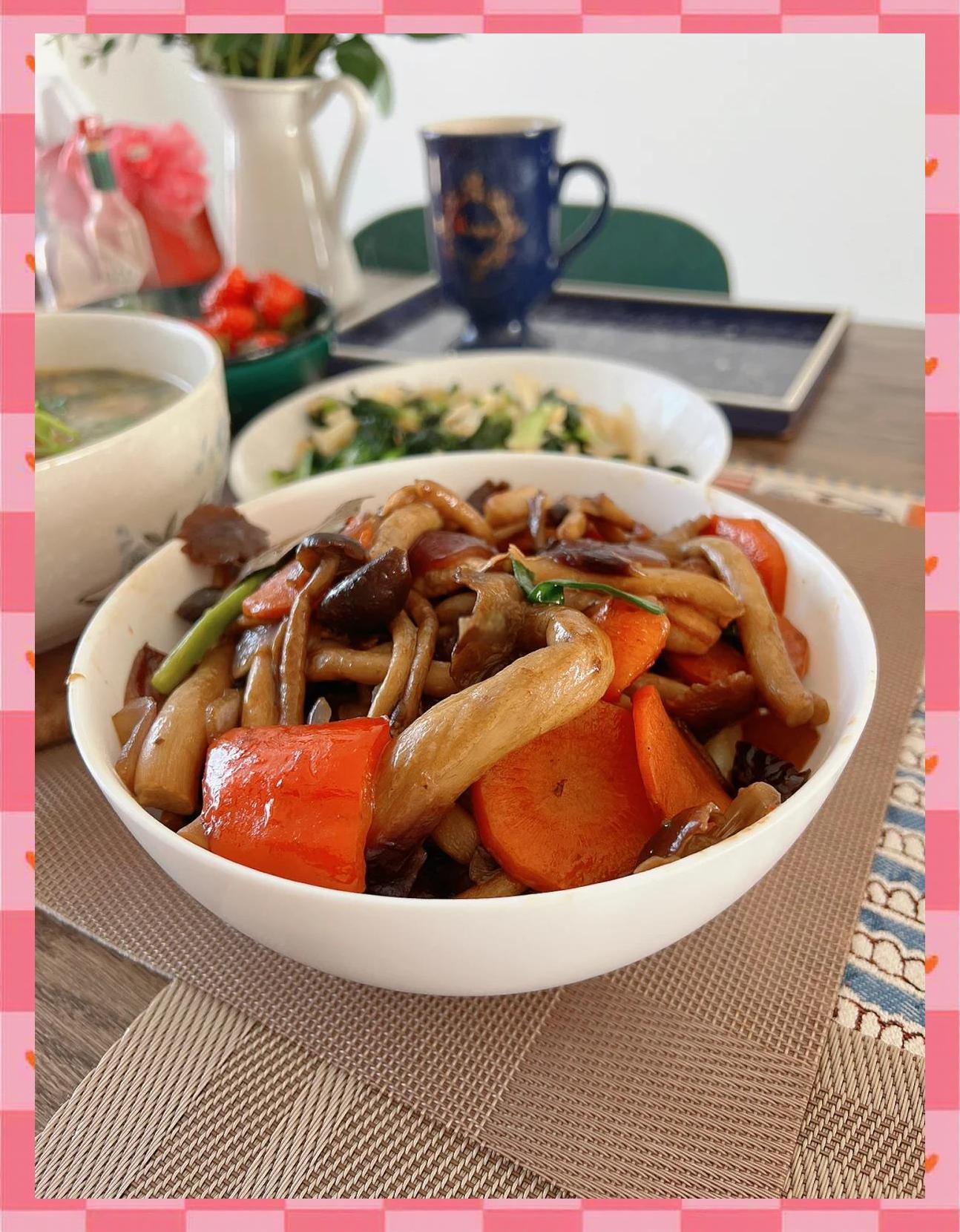 茶树菇炒什么素菜(茶树菇炒什么素菜好吃)