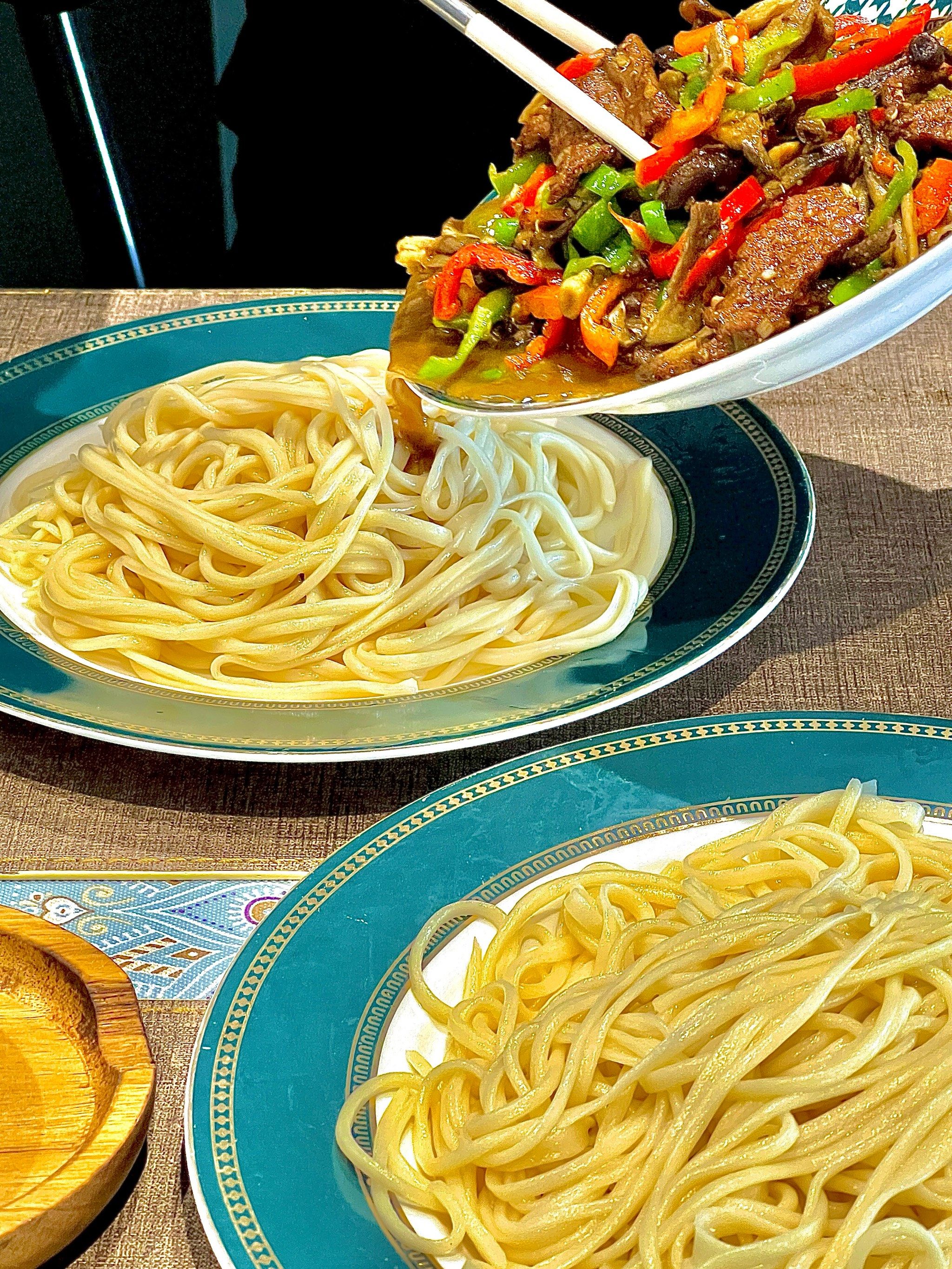 新疆素菜拌面的种类(新疆蔬菜拌面的做法大全家常)