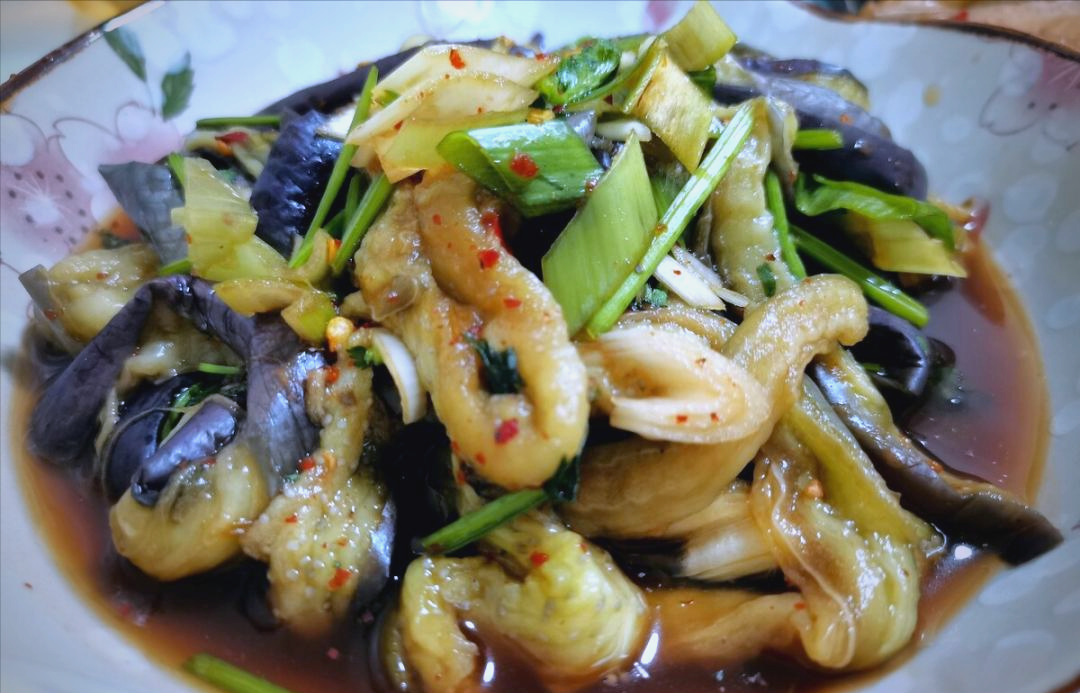 圆茄子凉菜(用圆茄子可以做凉拌菜吗)