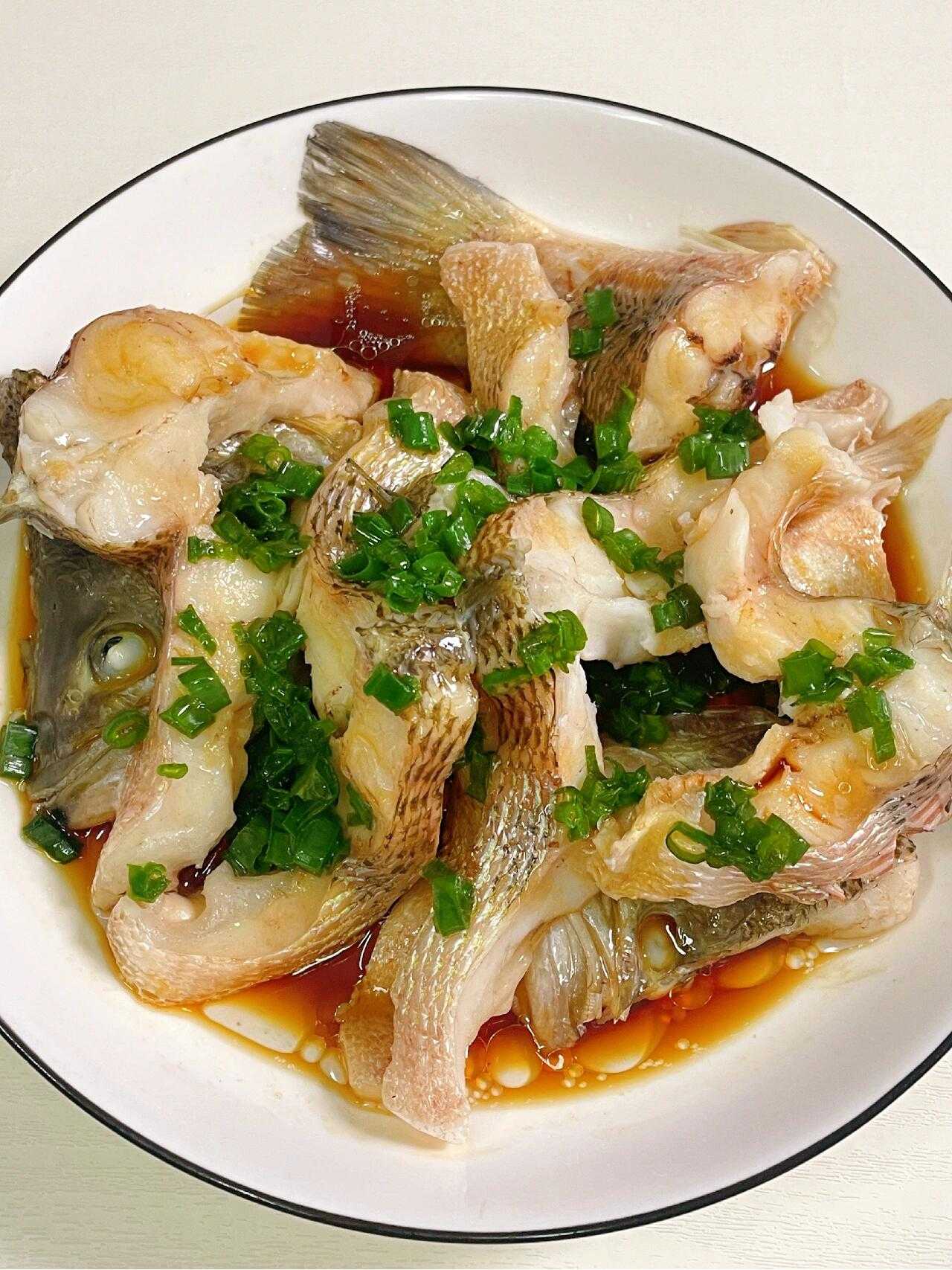 清蒸剑骨鱼的家常做法(清蒸剑骨鱼的家常做法窍门)