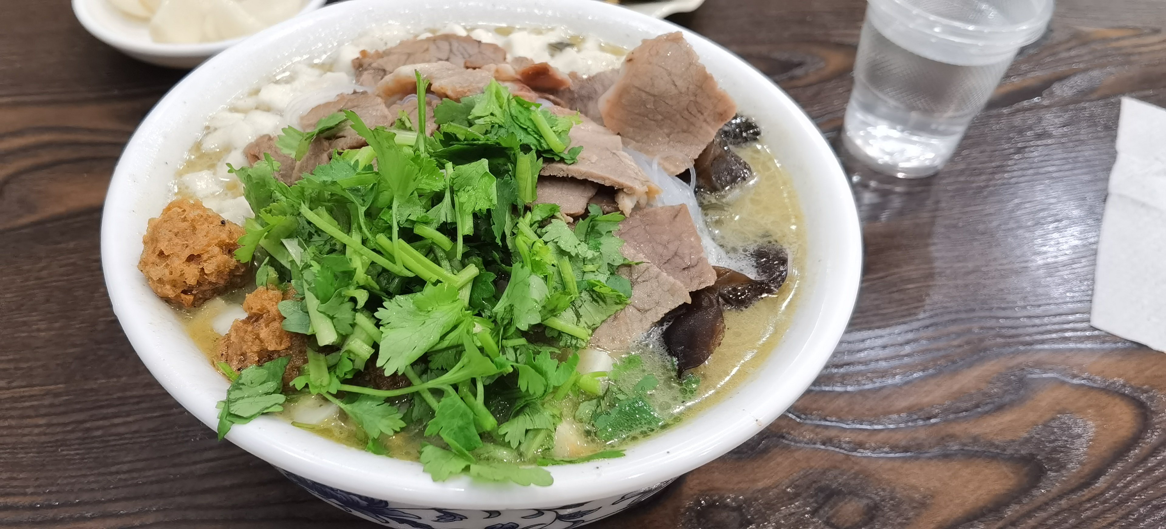 羊肉汤是哪里的小吃(羊肉汤起源于哪个城市)