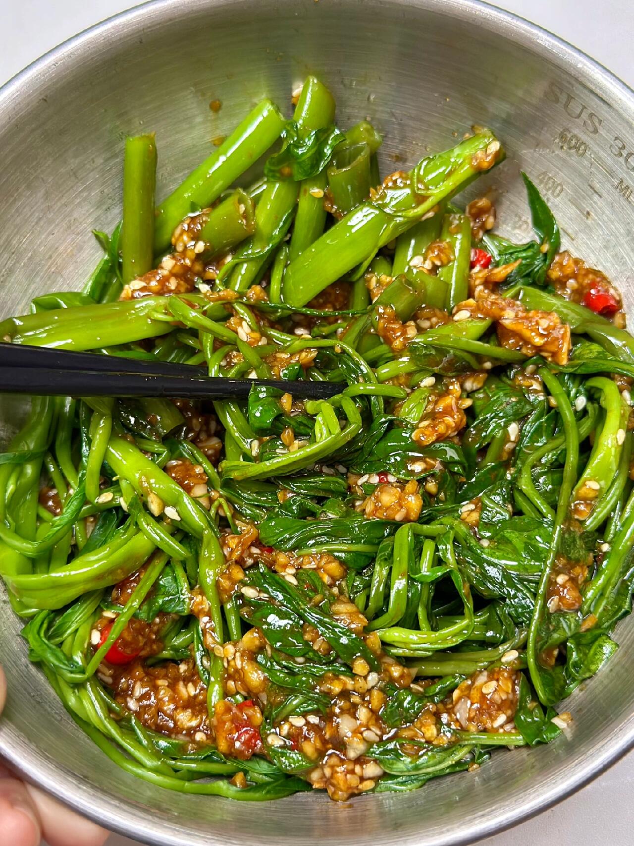 蒜泥空心菜的家常做法(蒜泥空心菜的家常做法大全)