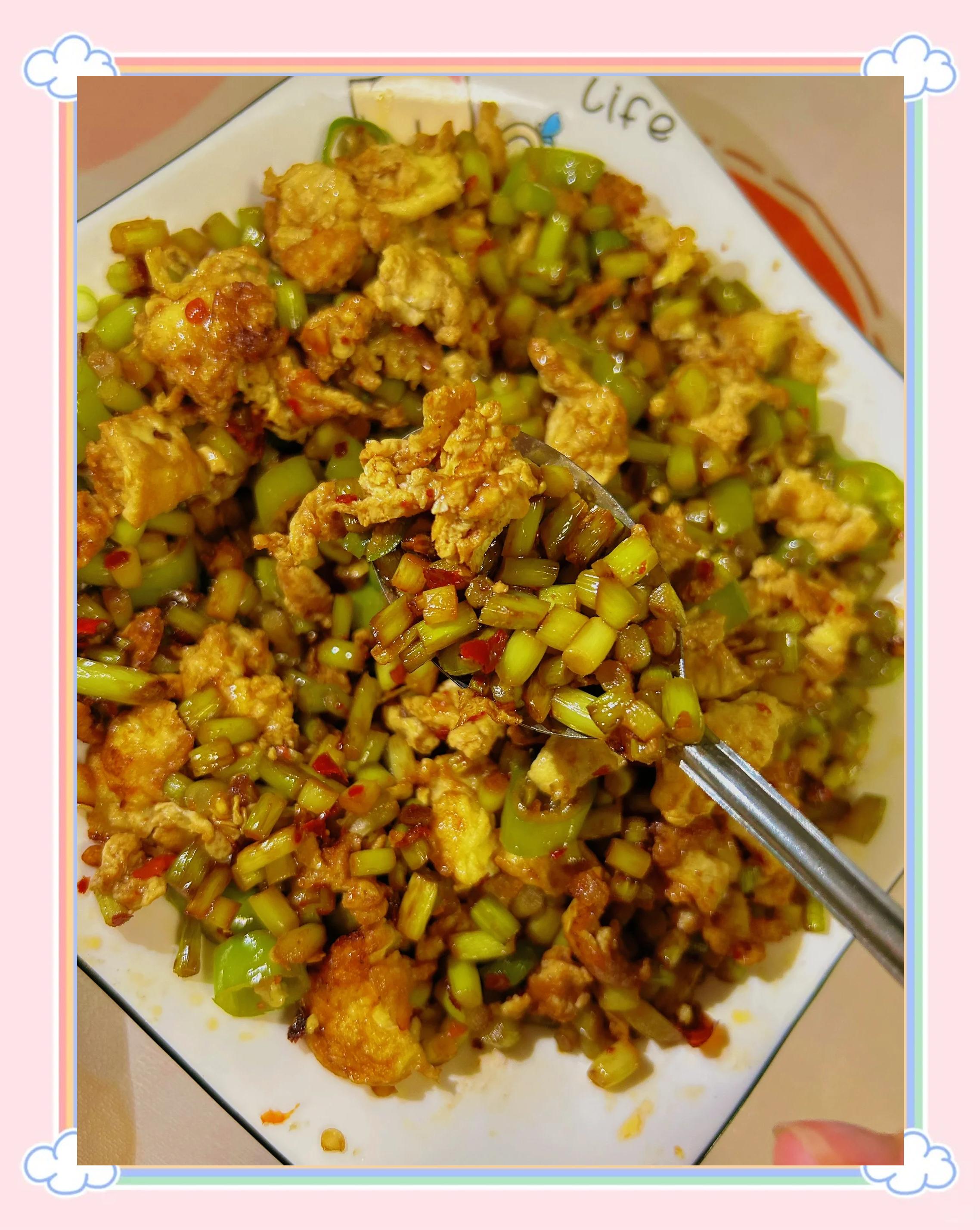 什么素菜炒蒜苗好吃窍门(什么素菜炒蒜苗好吃窍门图片)