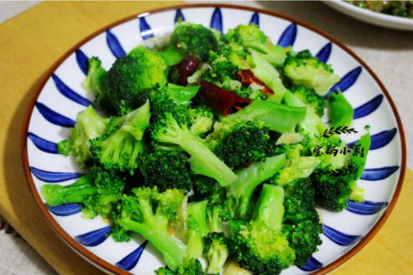 素炒青花素菜(炒青花菜的做法) 素炒青花素菜(炒青花菜的做法)