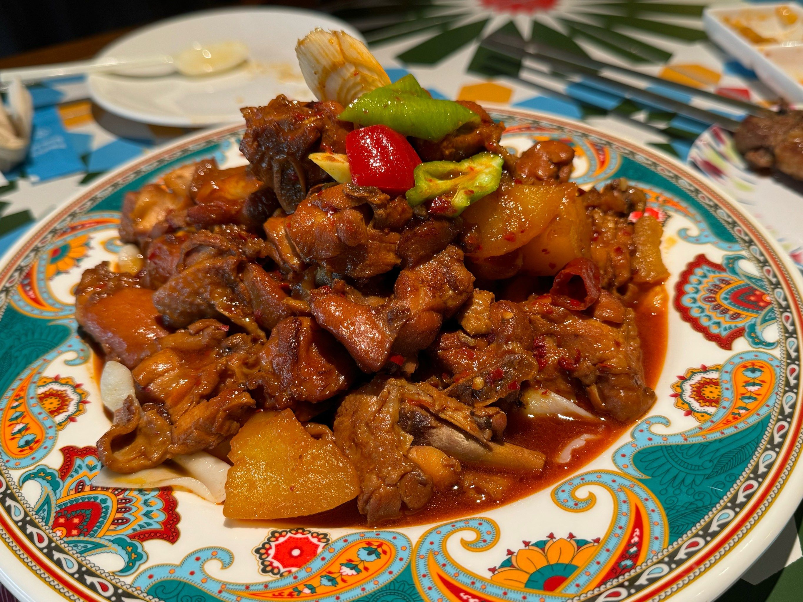 伊犁的特色餐(伊犁民族特色餐厅)