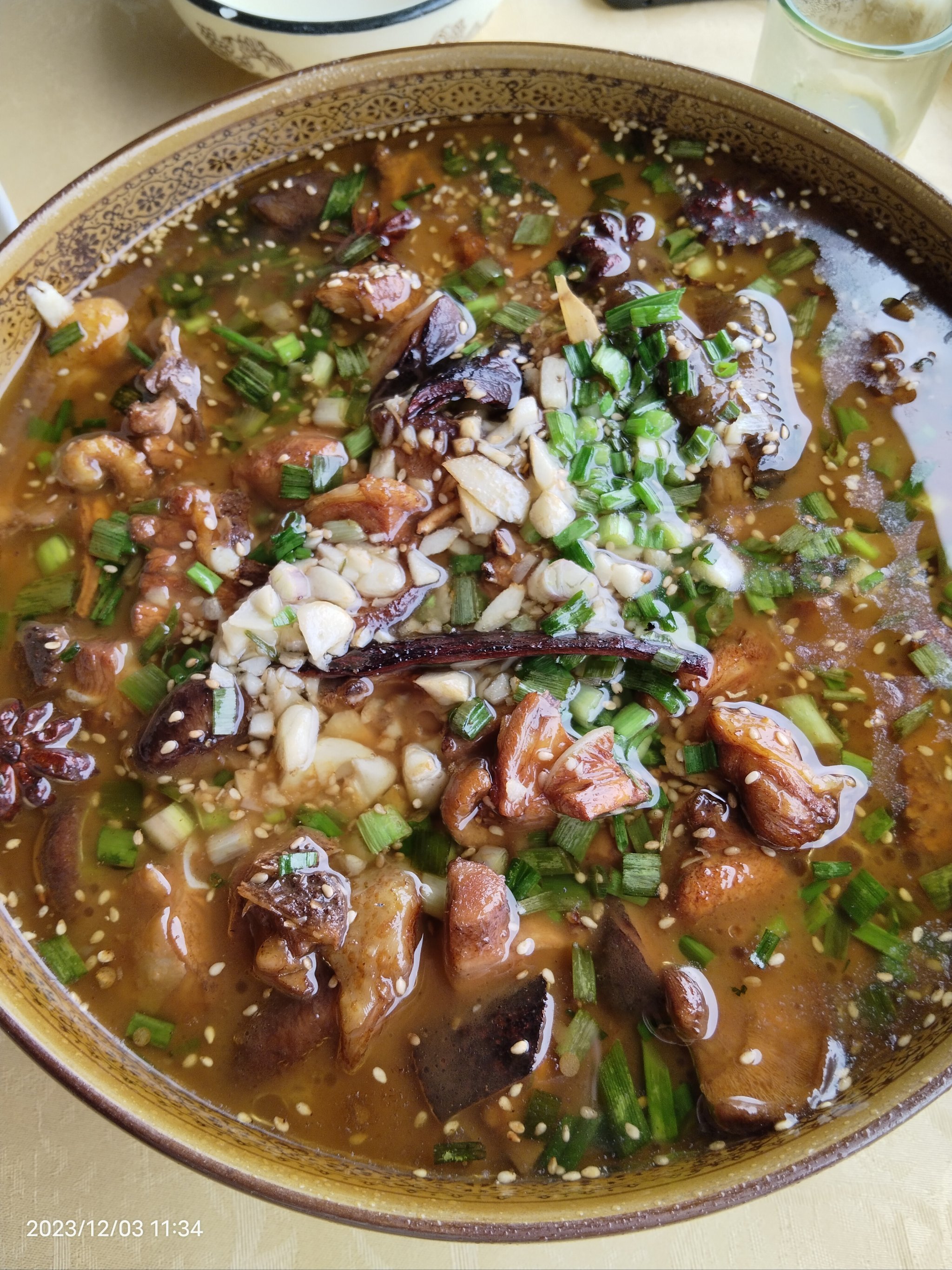 老幺泉水鸡特色(南山老幺泉水鸡贵吗) 老幺泉水鸡特色(南山老幺泉水鸡贵吗)