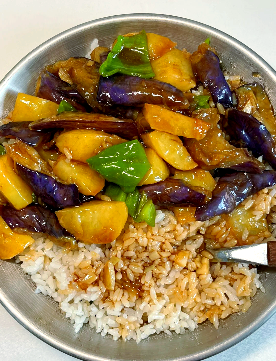 茄子炖土豆的家常做法(茄子炖土豆的家常做法是什么,怎么炖才能更入味?) 茄子炖土豆的家常做法(茄子炖土豆的家常做法是什么,怎么炖才能更入味?)