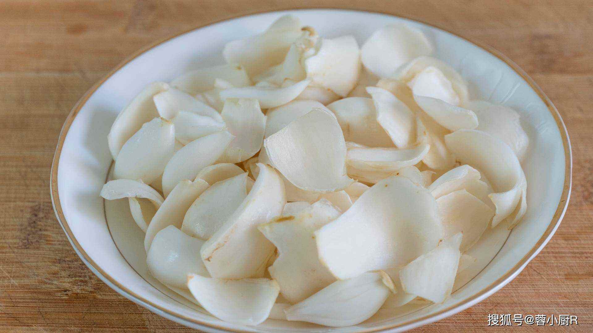 素菜白合图(素白菜做法窍门) 素菜白合图(素白菜做法窍门)