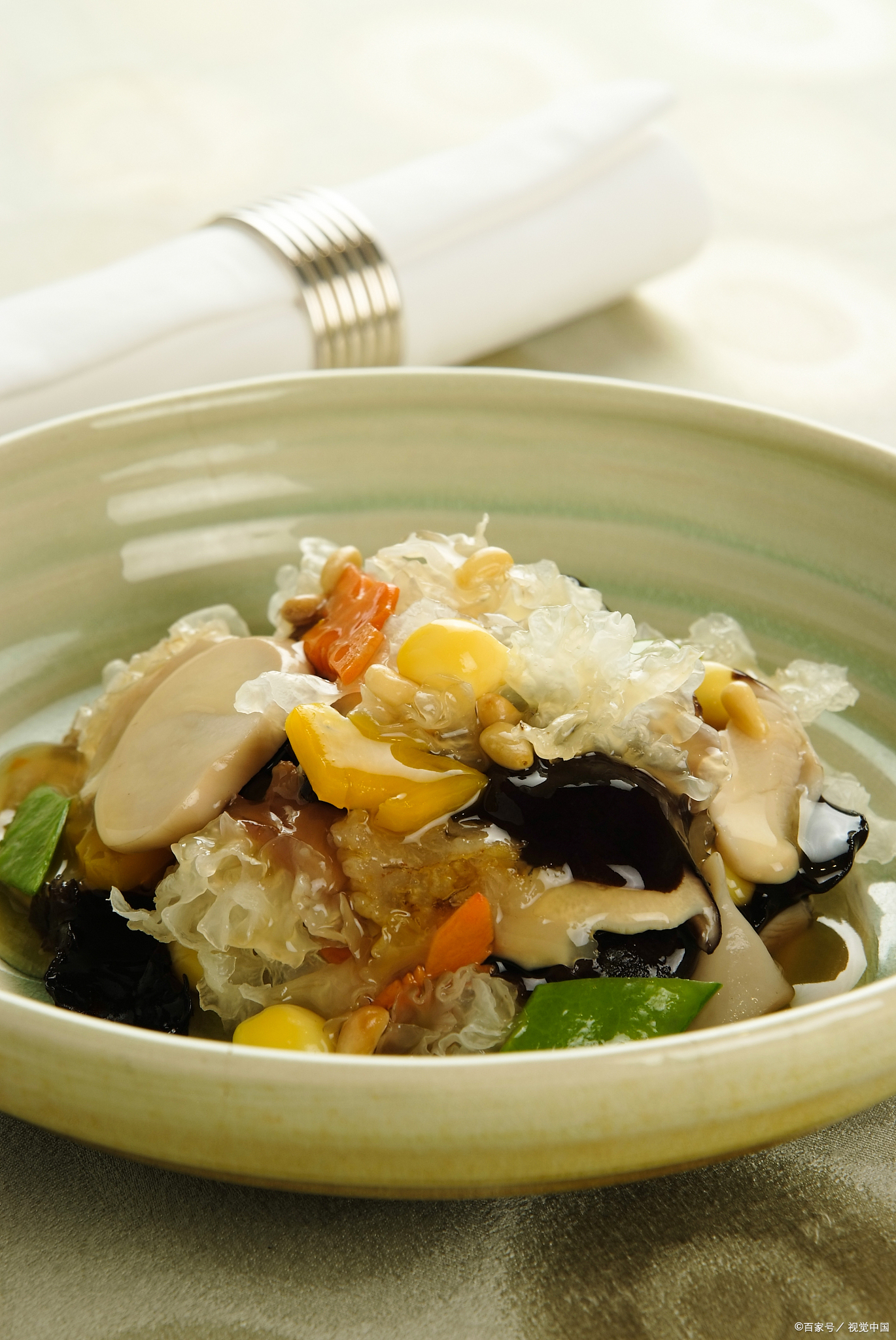 炒银耳做法大全家常菜(炒银耳的功效与作用禁忌)