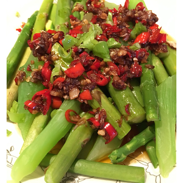 芦笋凉菜的做法(芦笋做的精美凉菜摆盘有哪些)