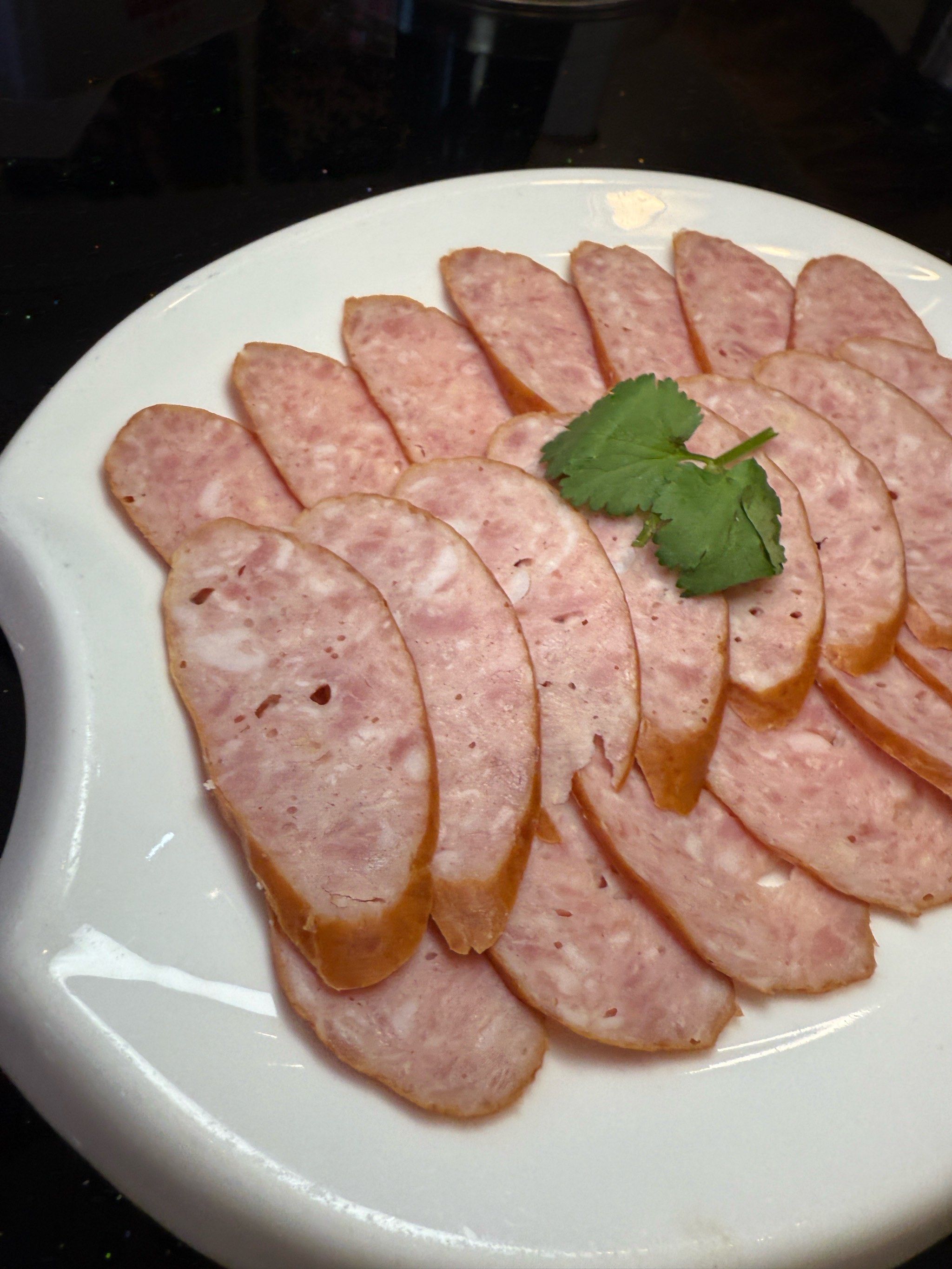 腊肠凉菜的吃法(腊肠凉菜的吃法视频)