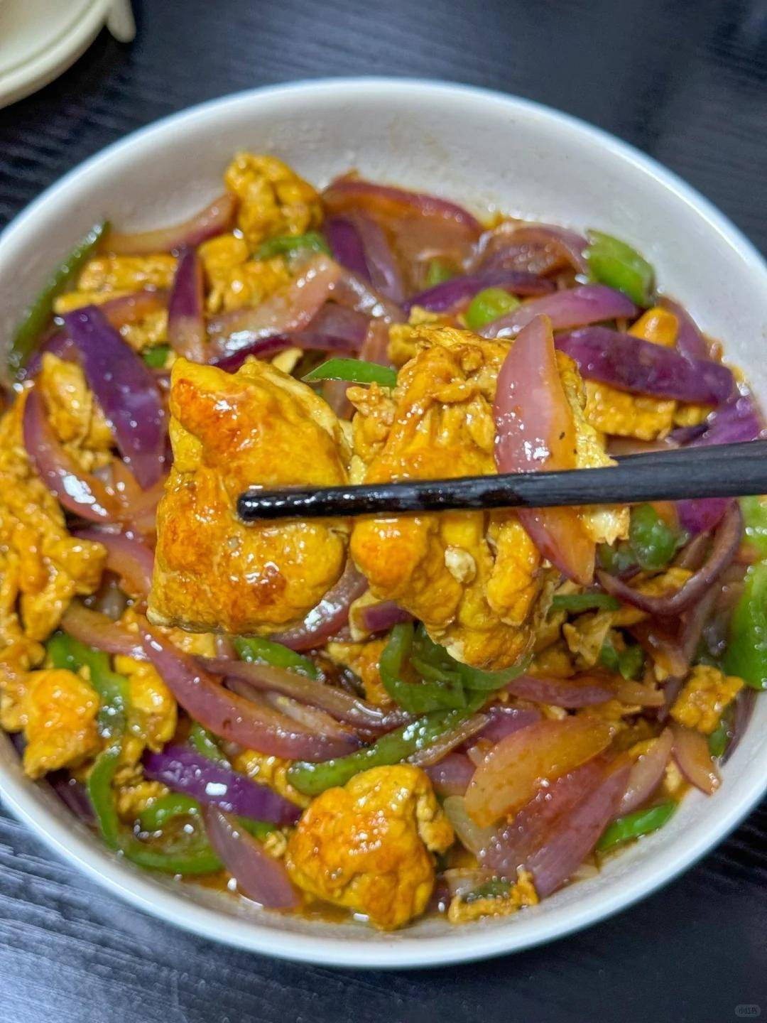 鸡蛋大葱是素菜吗(大葱炒鸡蛋属于辛辣食物吗?) 鸡蛋大葱是素菜吗(大葱炒鸡蛋属于辛辣食物吗?)