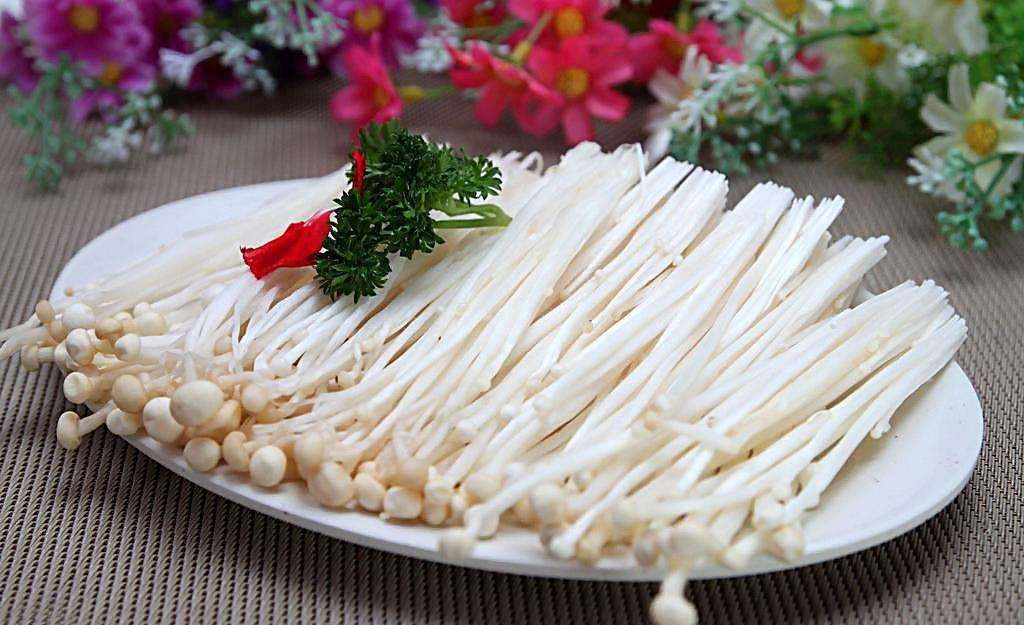 火锅需要切那些素菜(火锅都需要什么菜好吃)